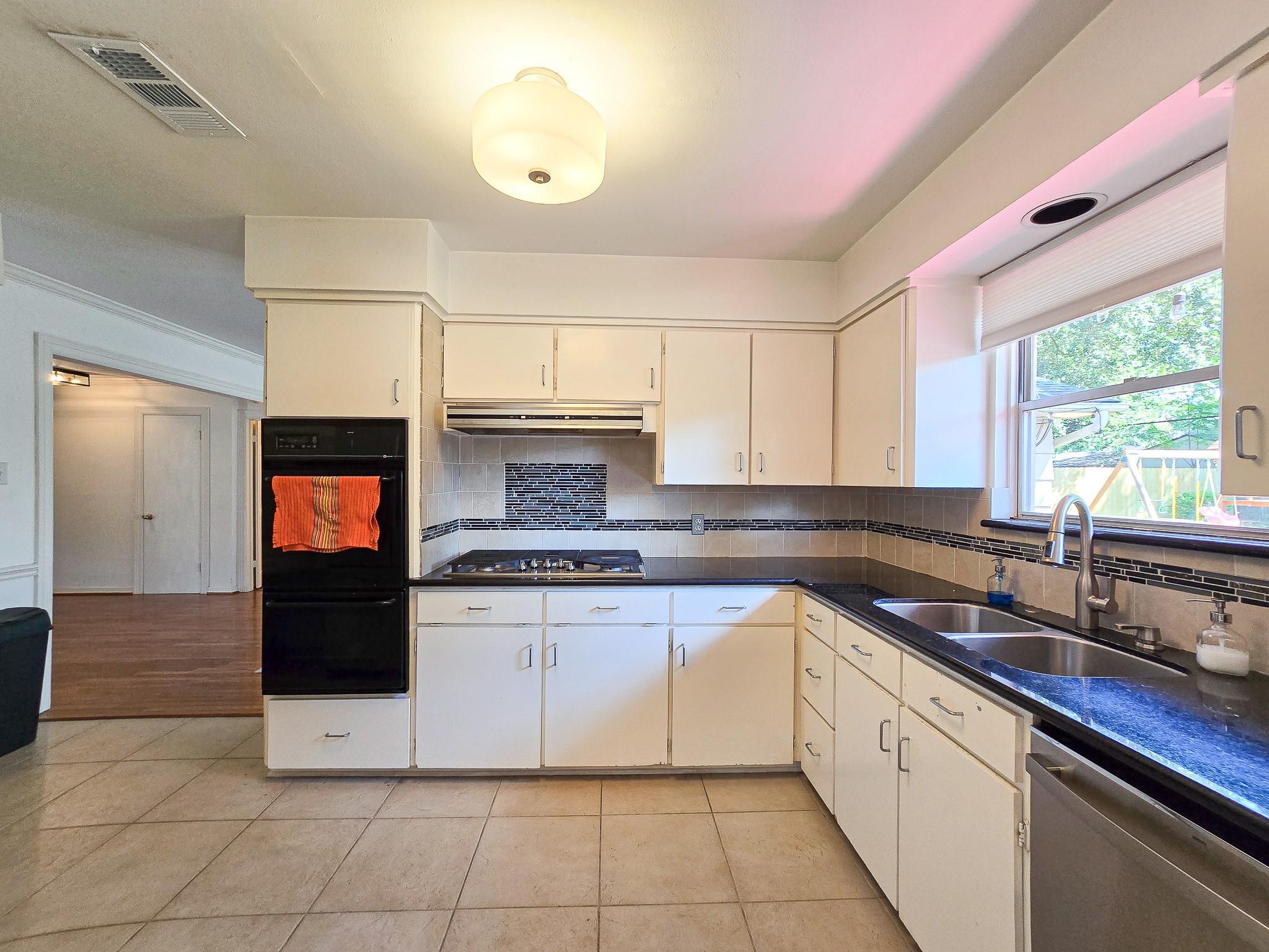 9507 Meadowbriar Lane Property Photo 10