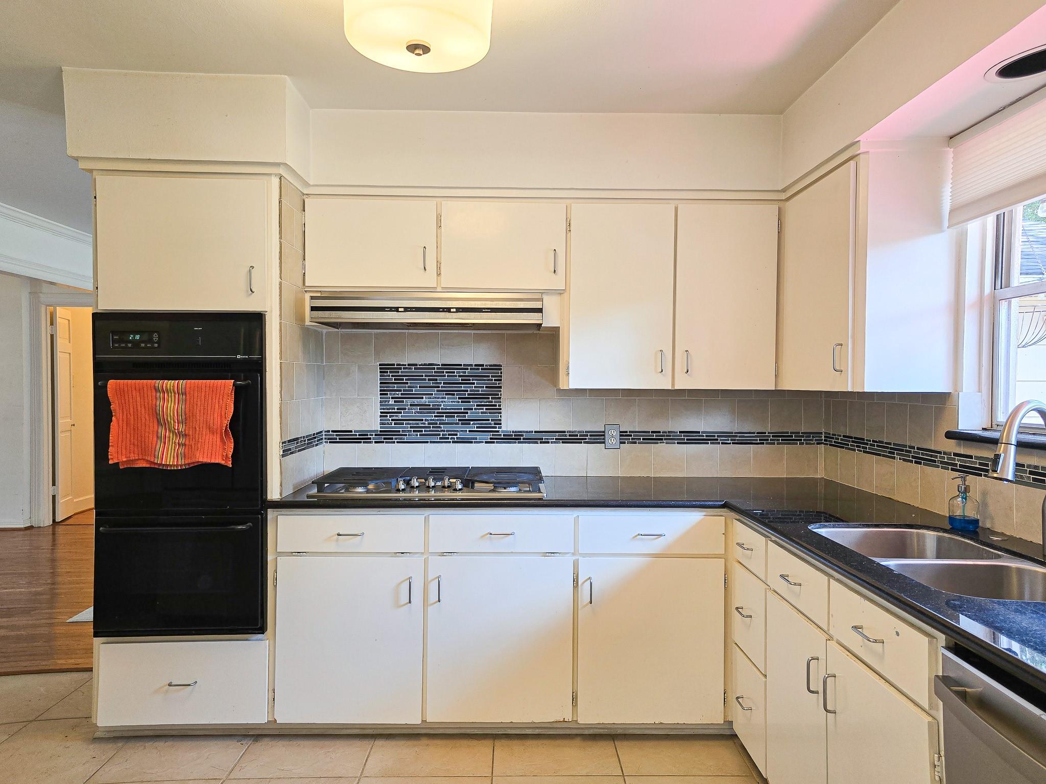 9507 Meadowbriar Lane Property Photo 12
