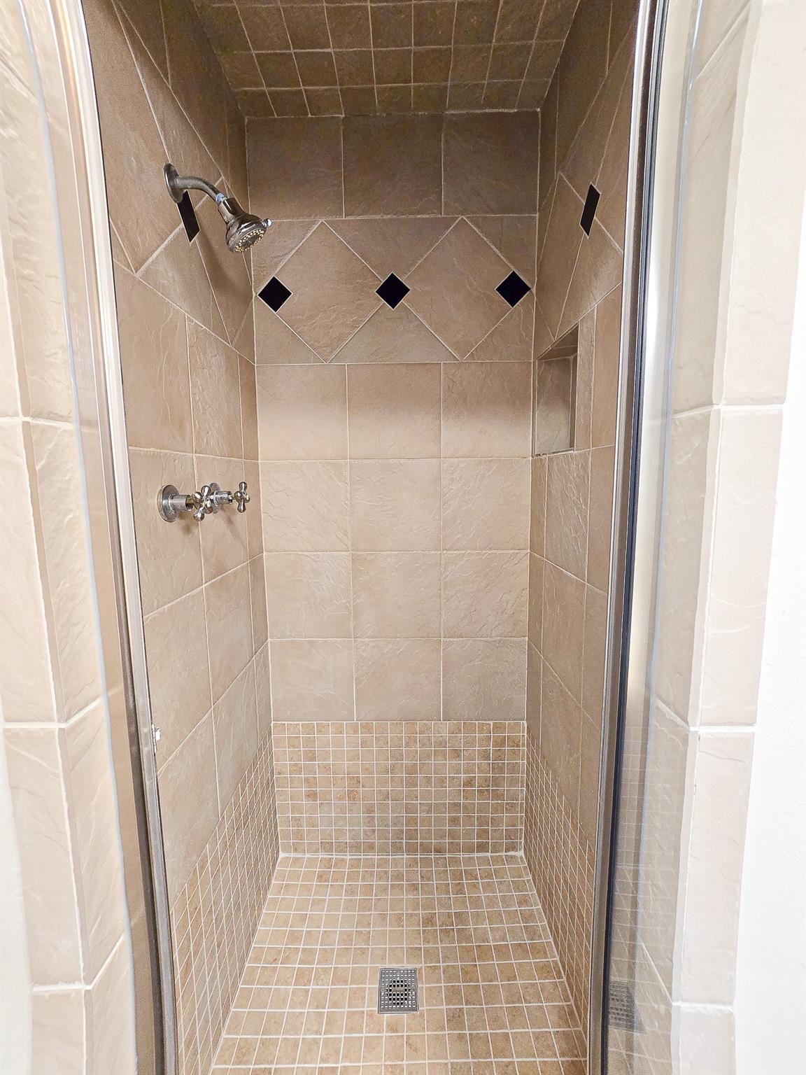 9507 Meadowbriar Lane Property Photo 18