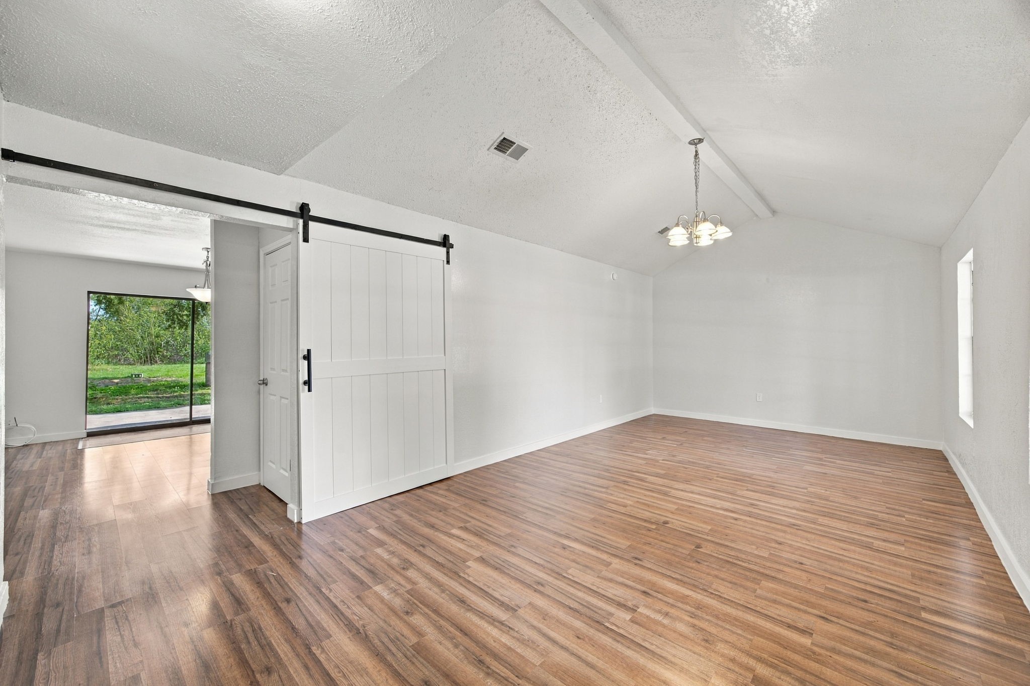 500 E Davitt Street Property Photo 4