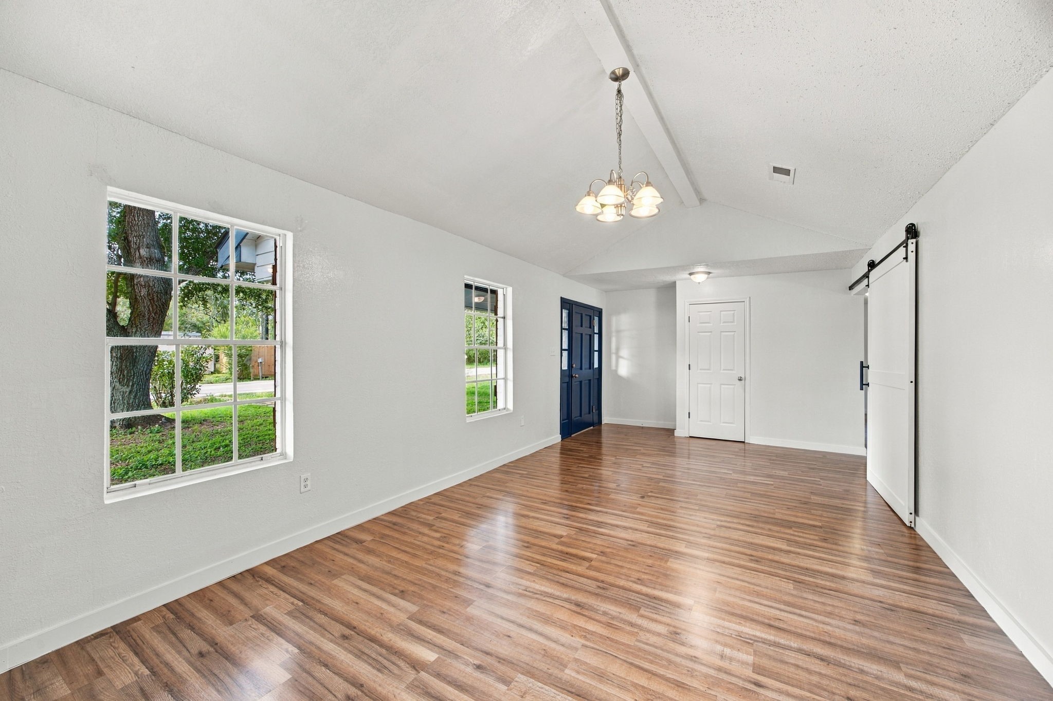 500 E Davitt Street Property Photo 5