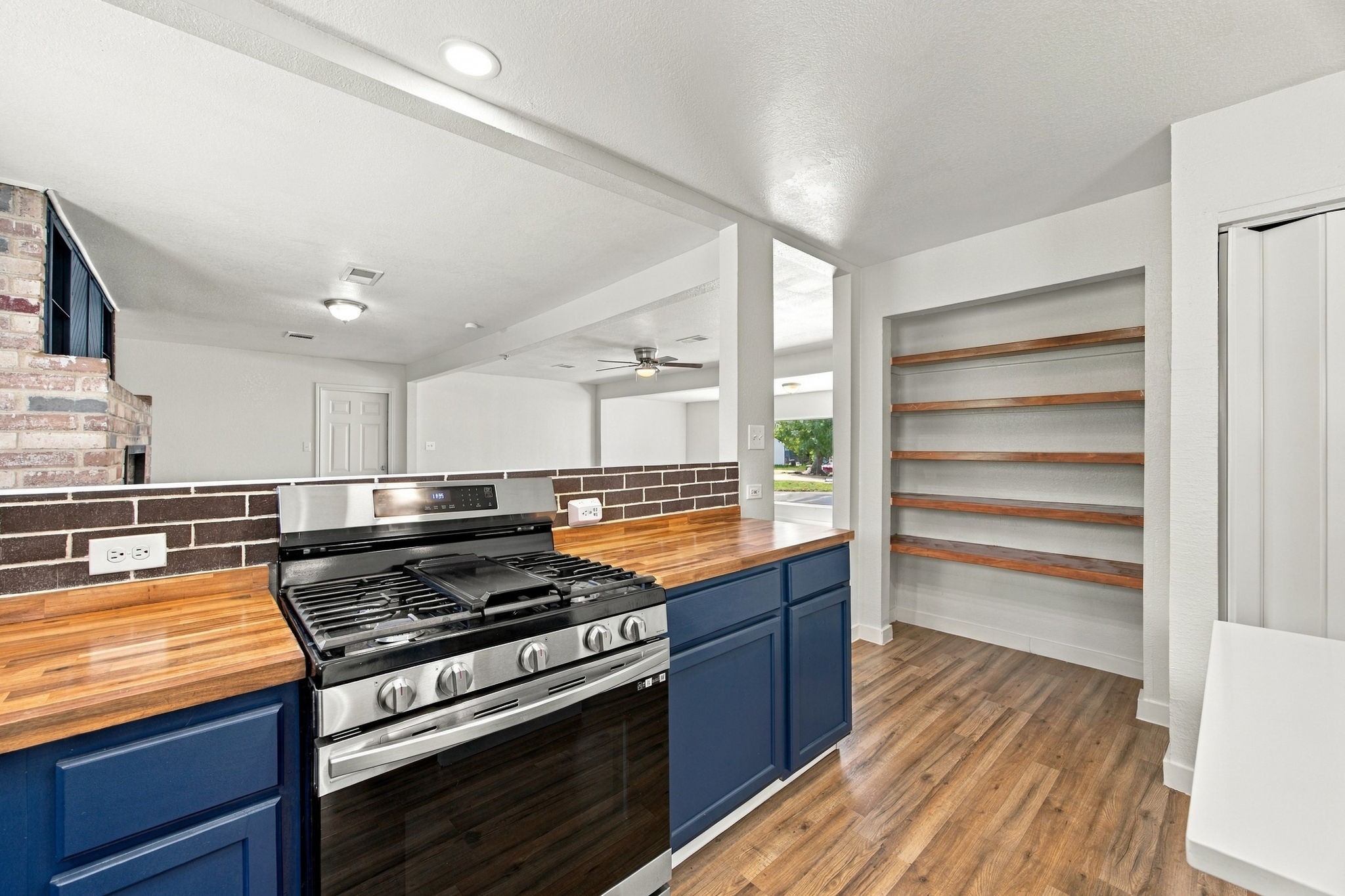 500 E Davitt Street Property Photo 12