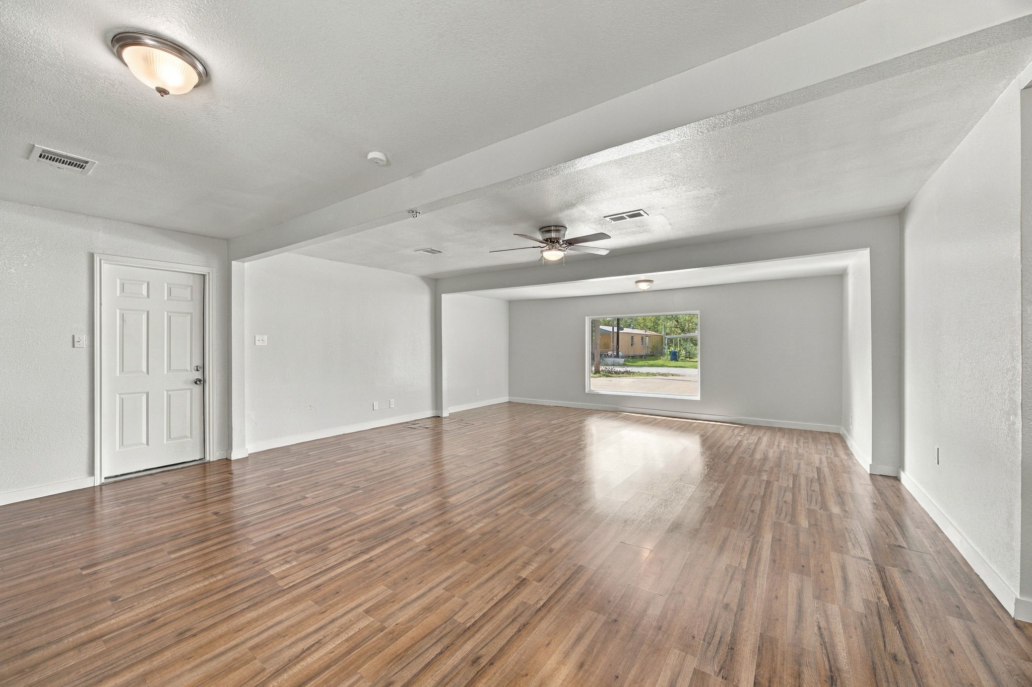 500 E Davitt Street Property Photo 15
