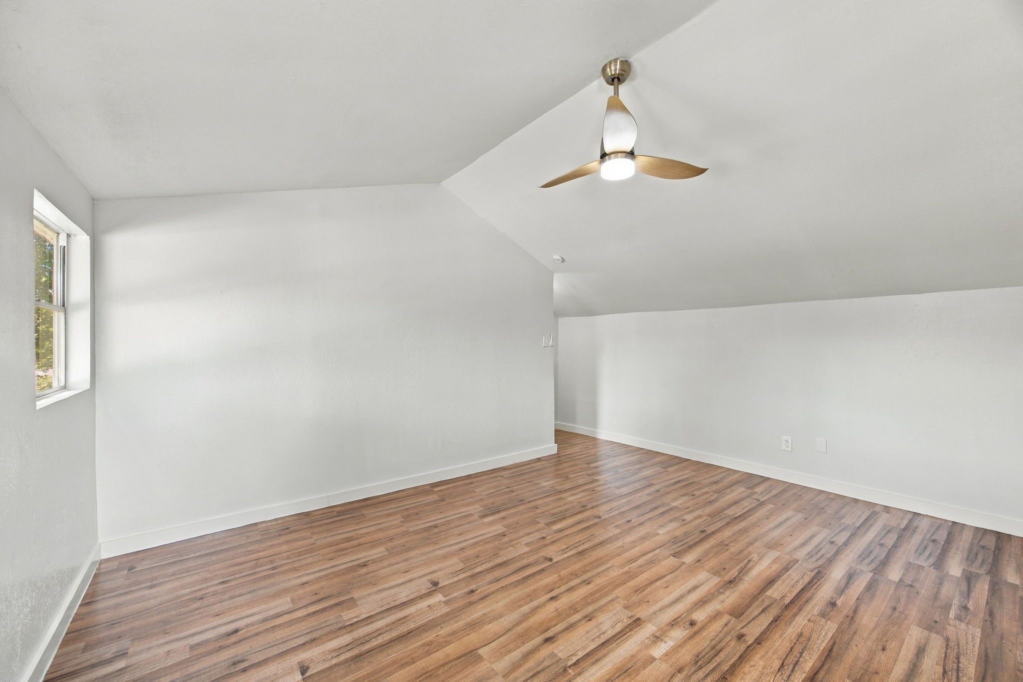 500 E Davitt Street Property Photo 28