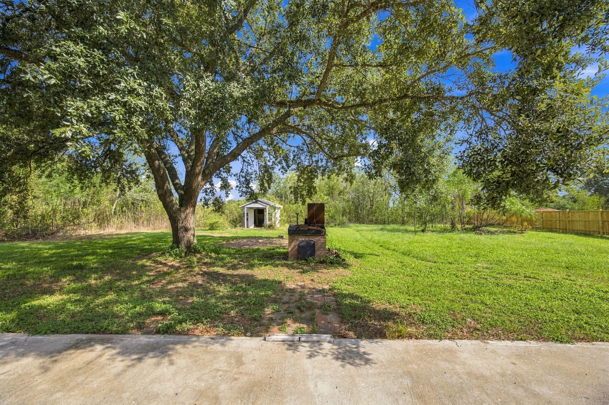 500 E Davitt Street Property Photo 30