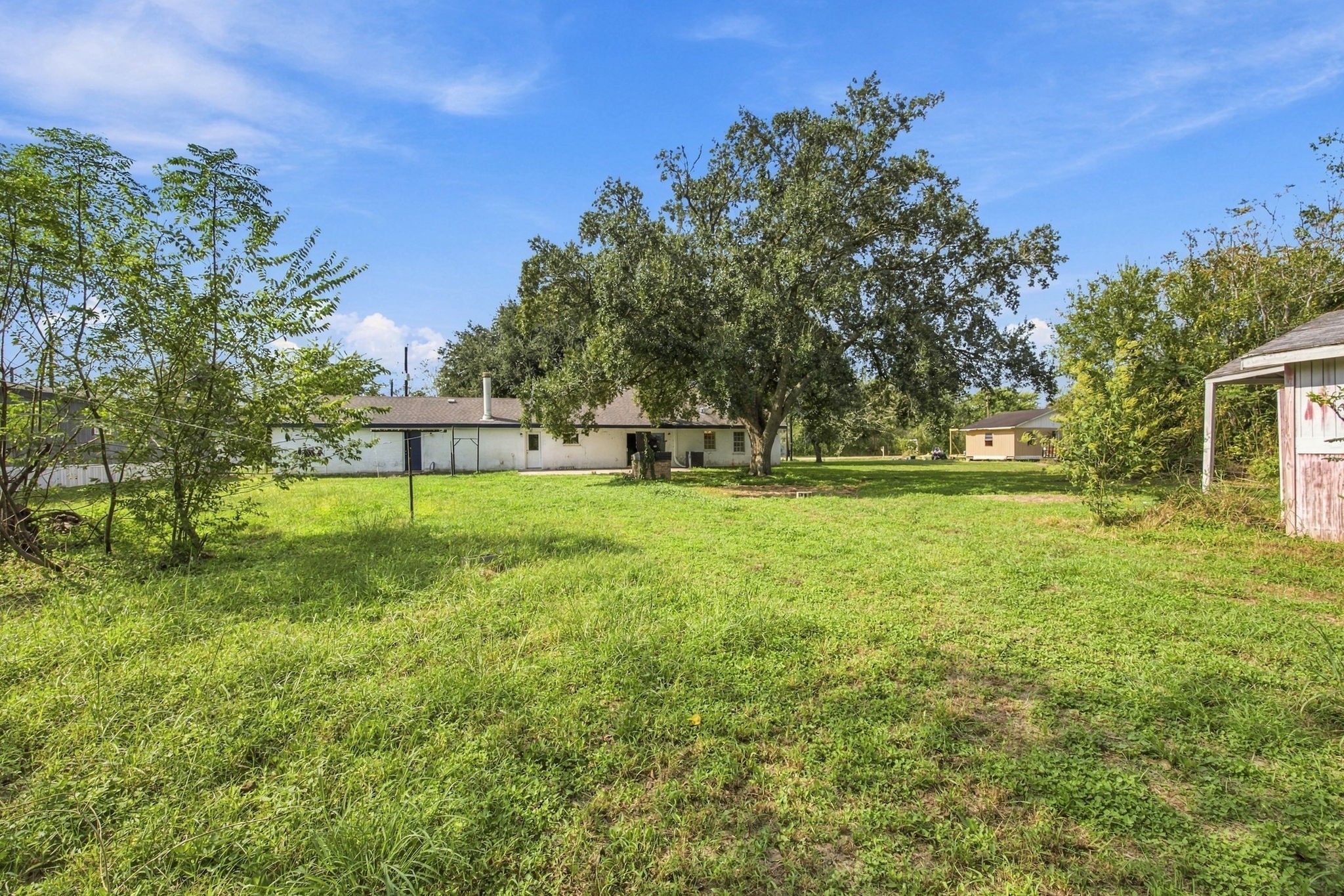 500 E Davitt Street Property Photo 32