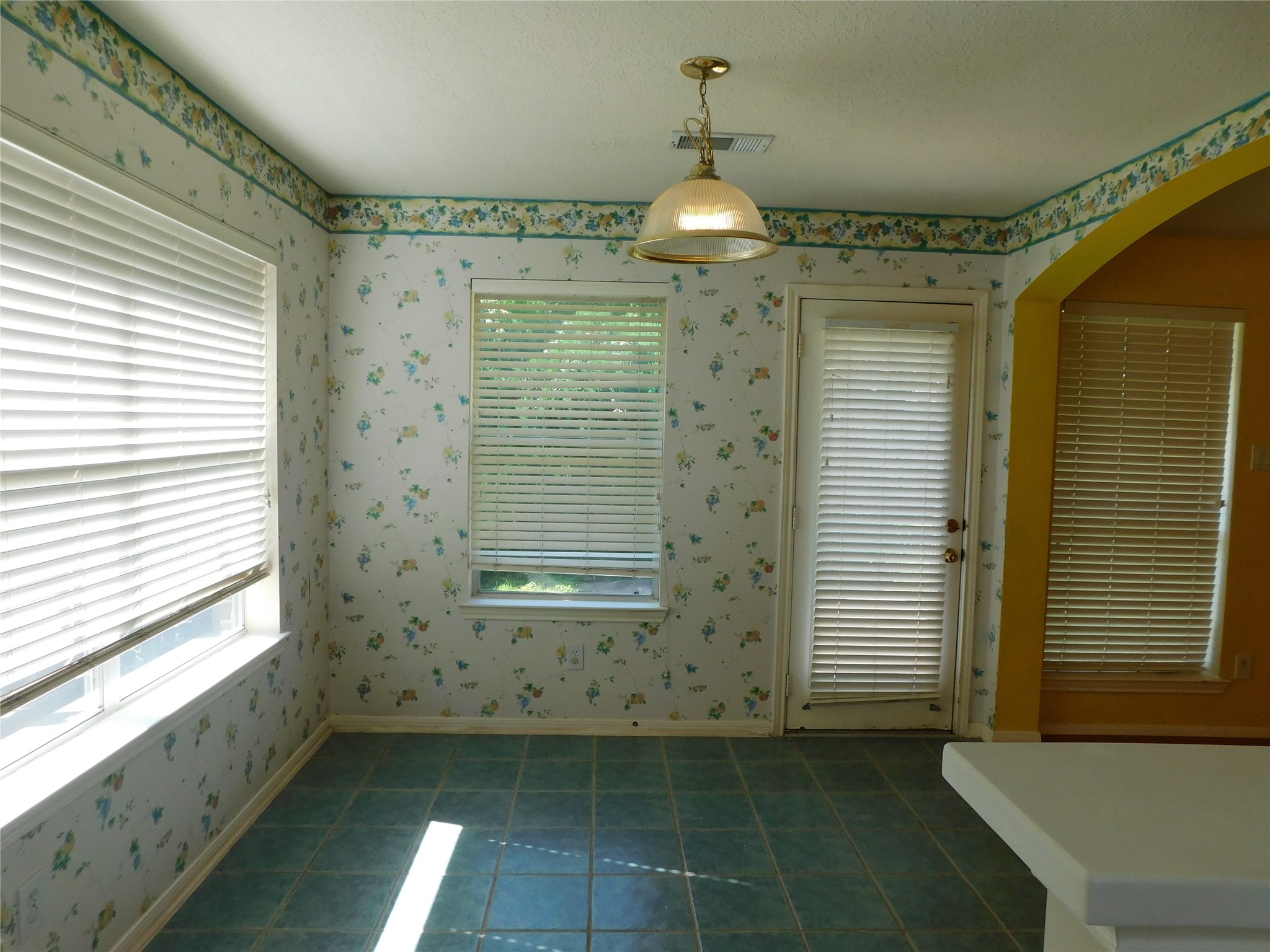 3702 Heritage Colony Drive Property Photo 9