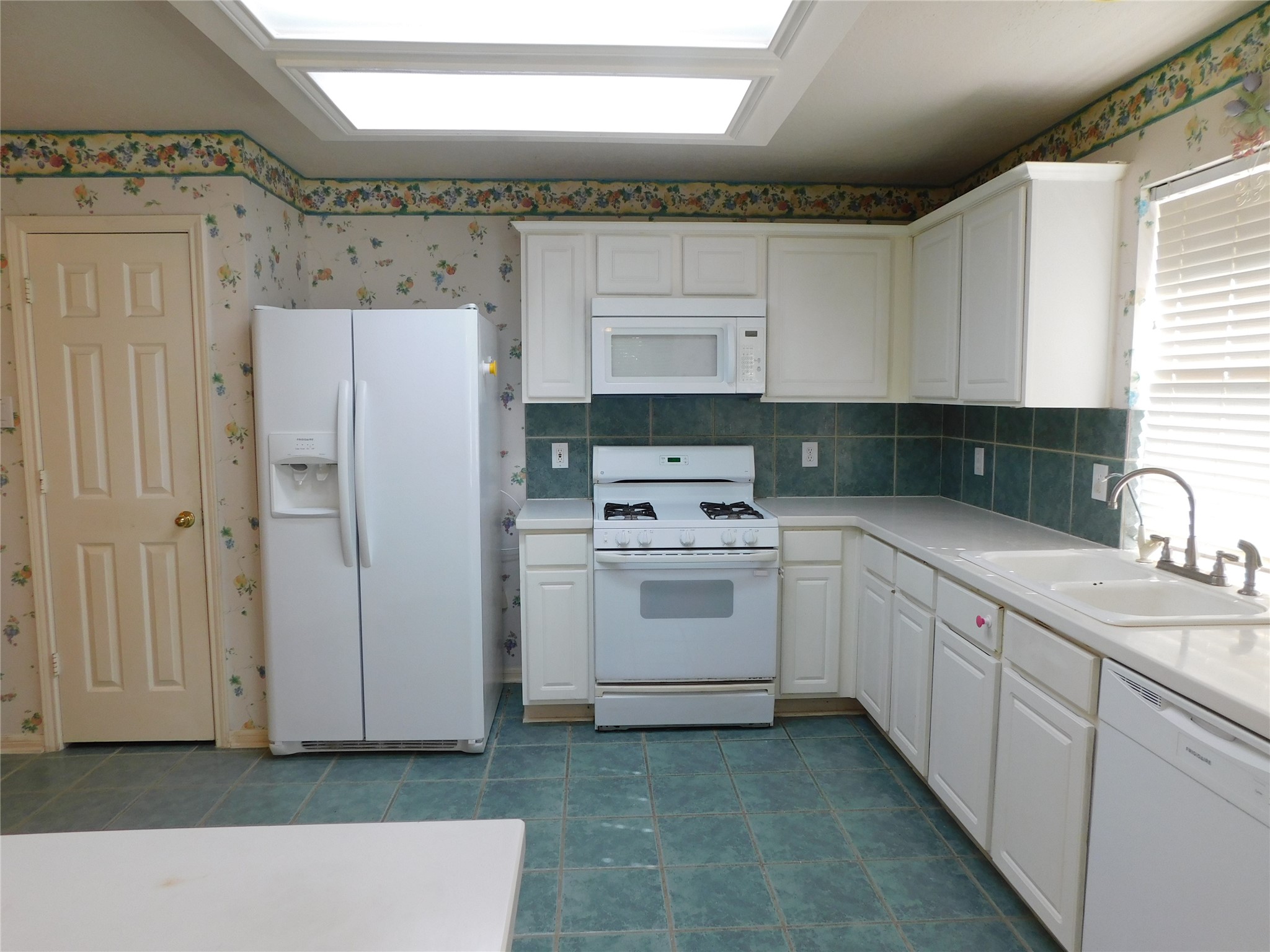 3702 Heritage Colony Drive Property Photo 10