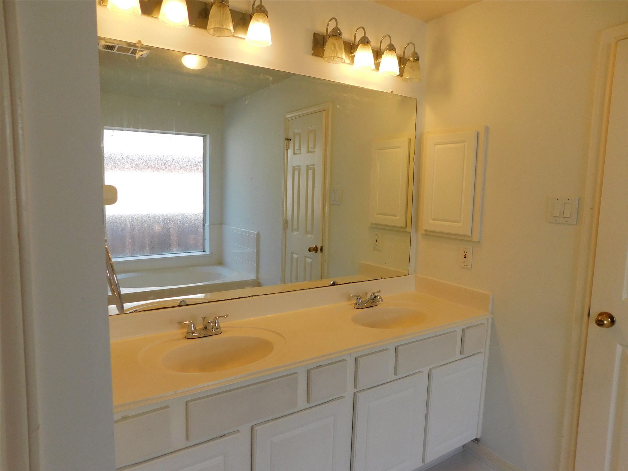 3702 Heritage Colony Drive Property Photo 23