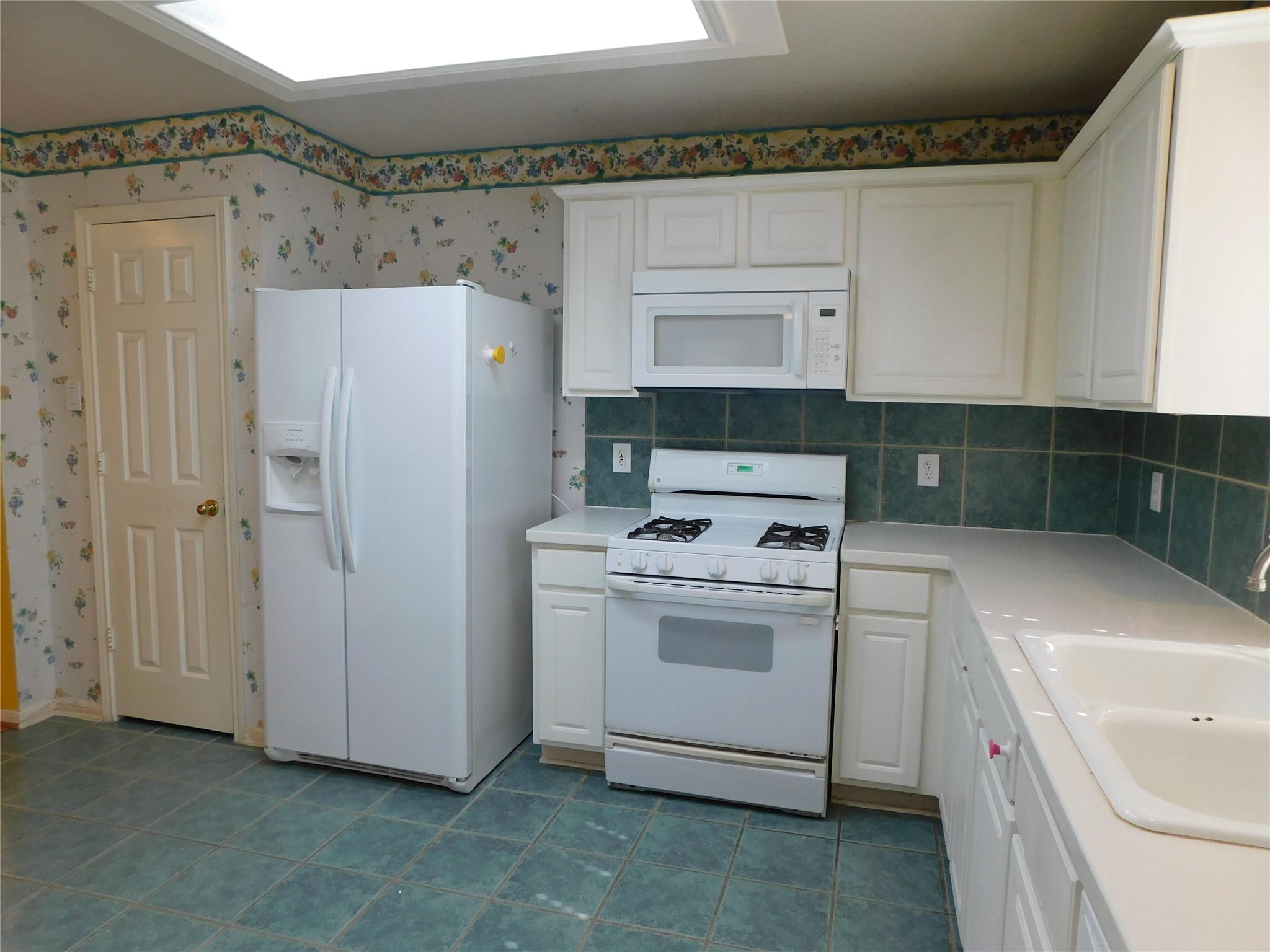 3702 Heritage Colony Drive Property Photo 28