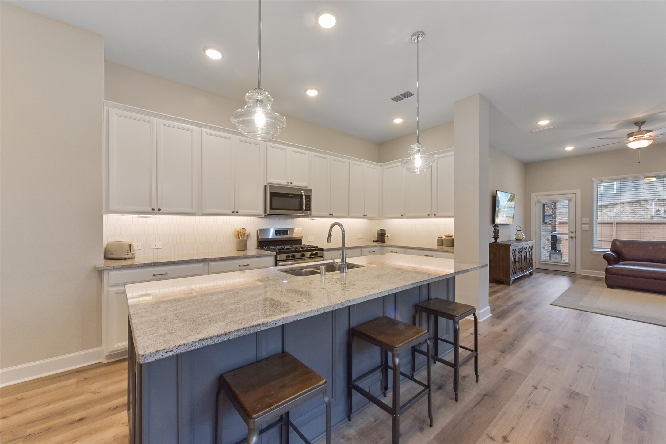 10714 Deer Path Drive Property Photo 4