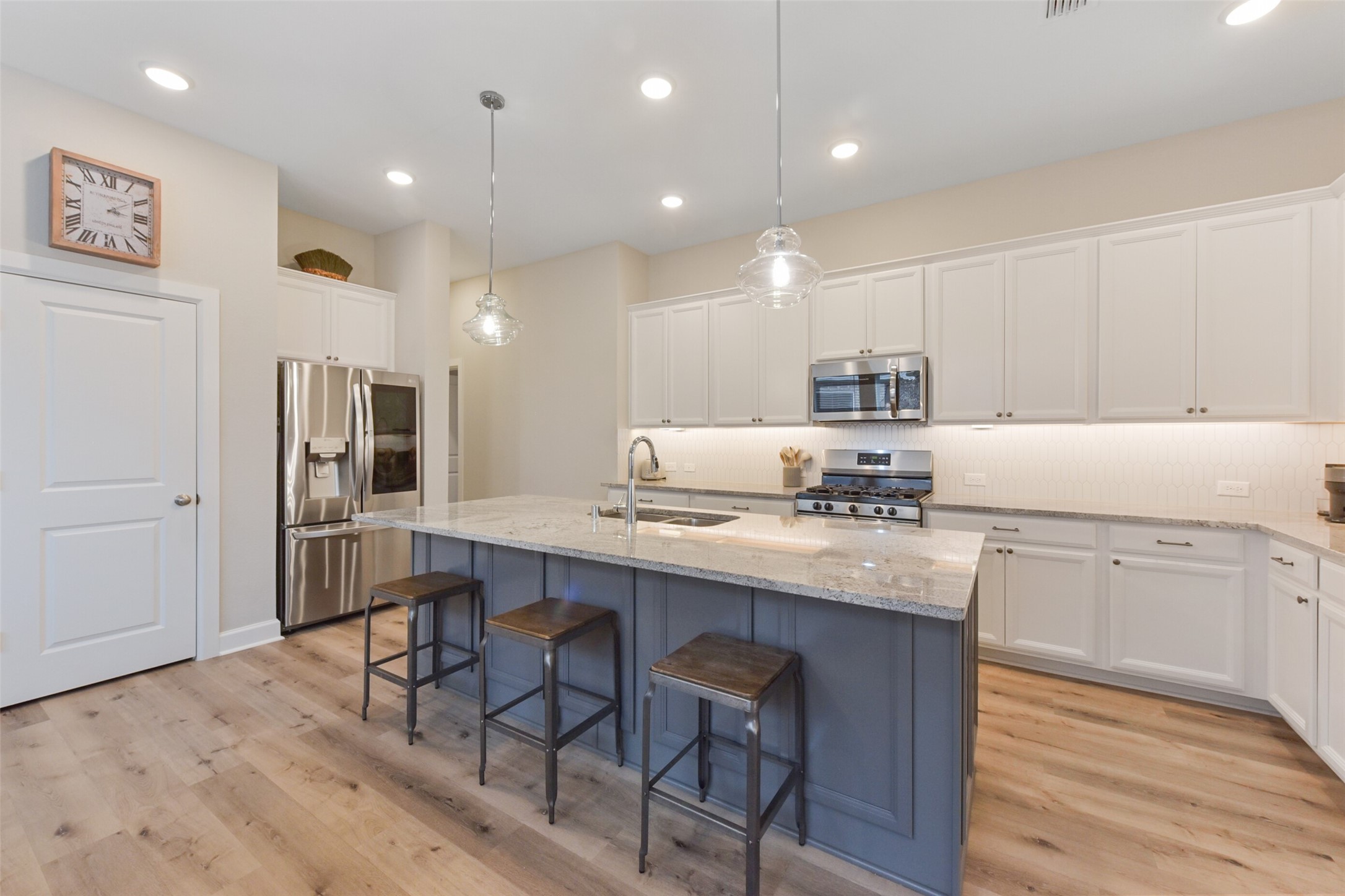 10714 Deer Path Drive Property Photo 5