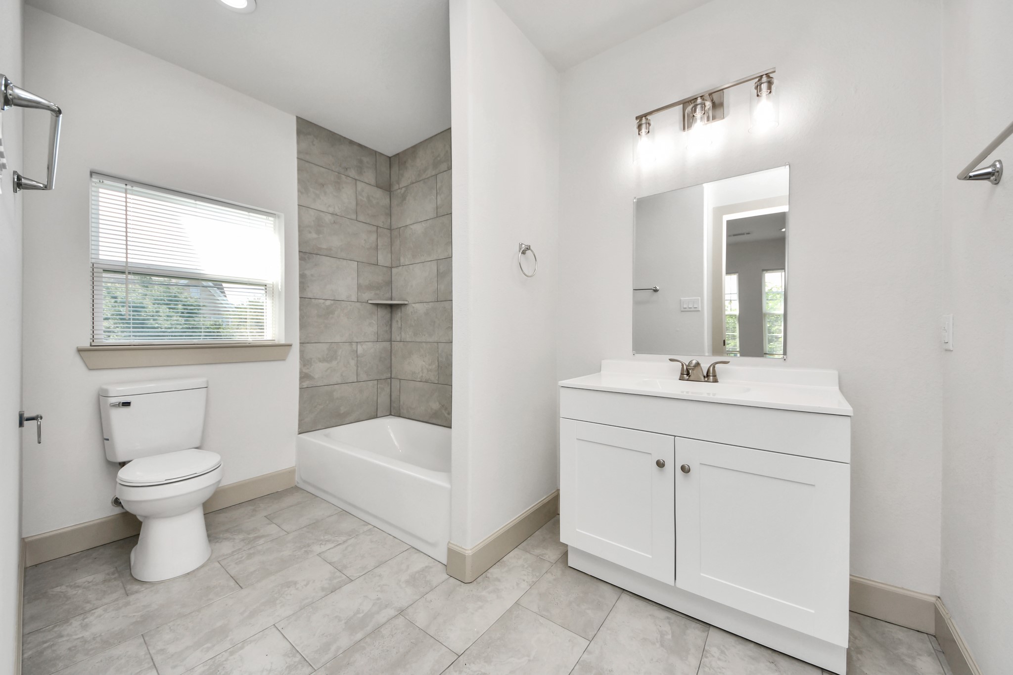 2919 Rosedale Street B Property Photo 3