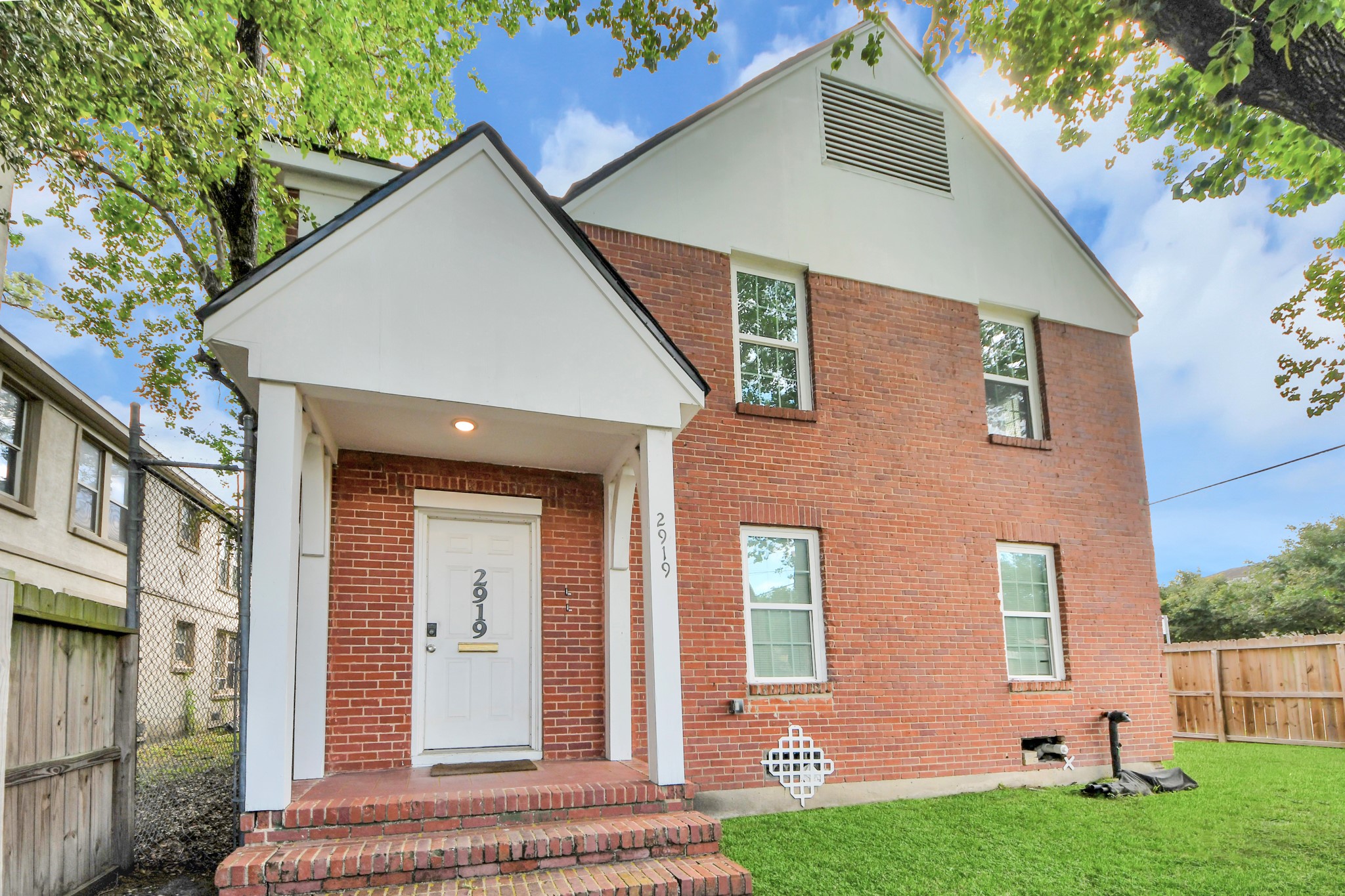 2919 Rosedale Street B Property Photo 5