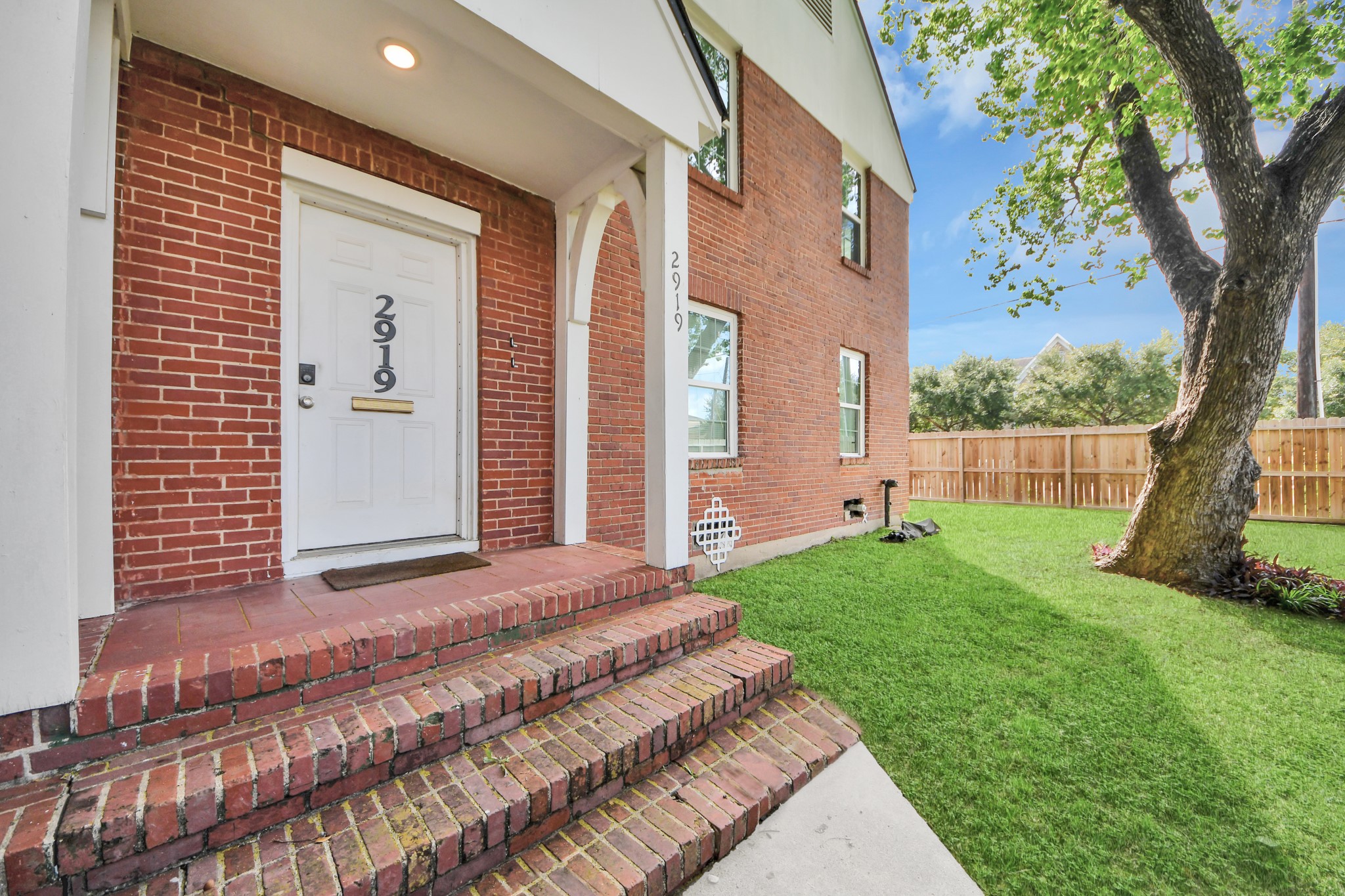 2919 Rosedale Street B Property Photo 6