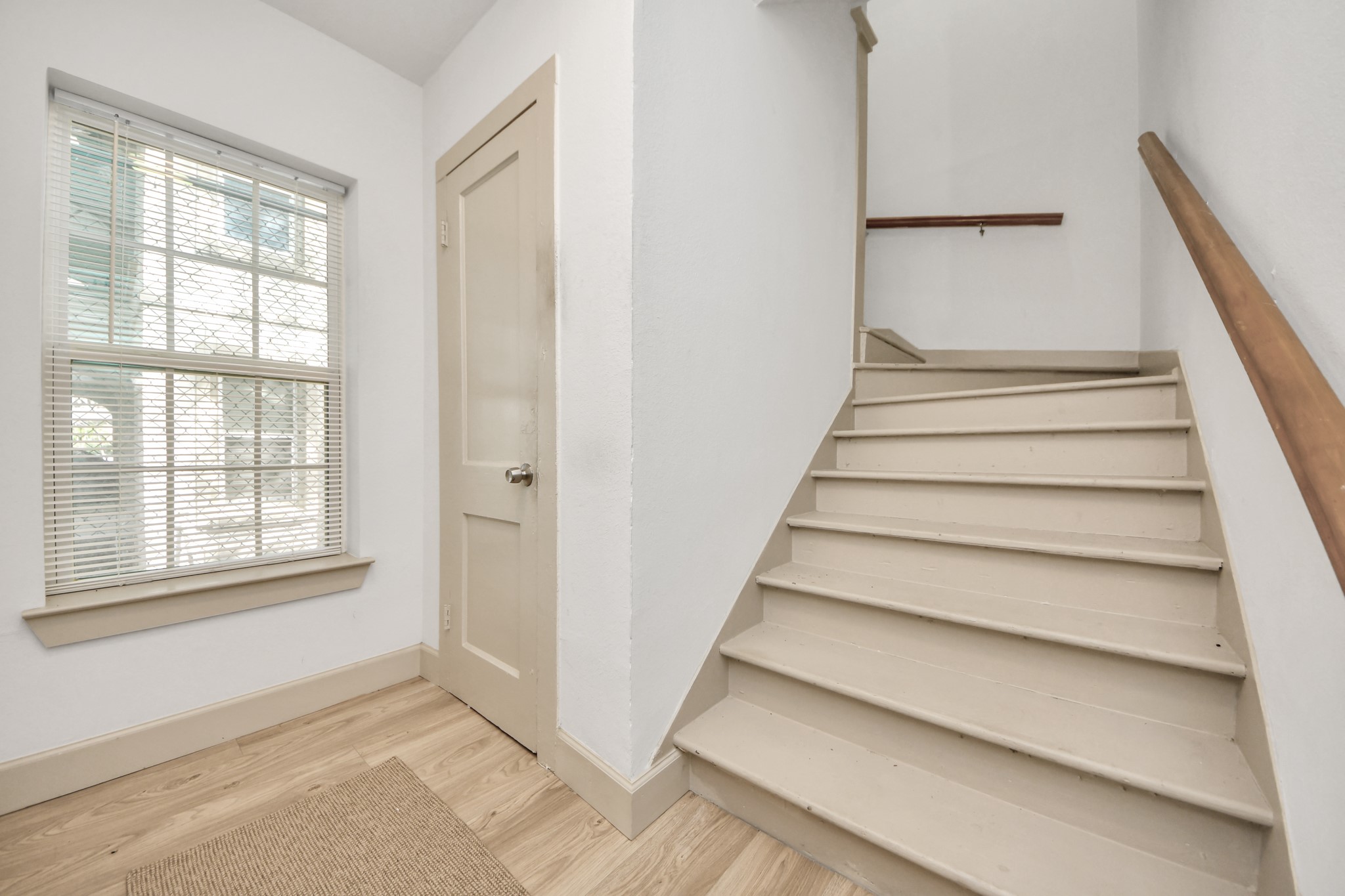 2919 Rosedale Street B Property Photo 7