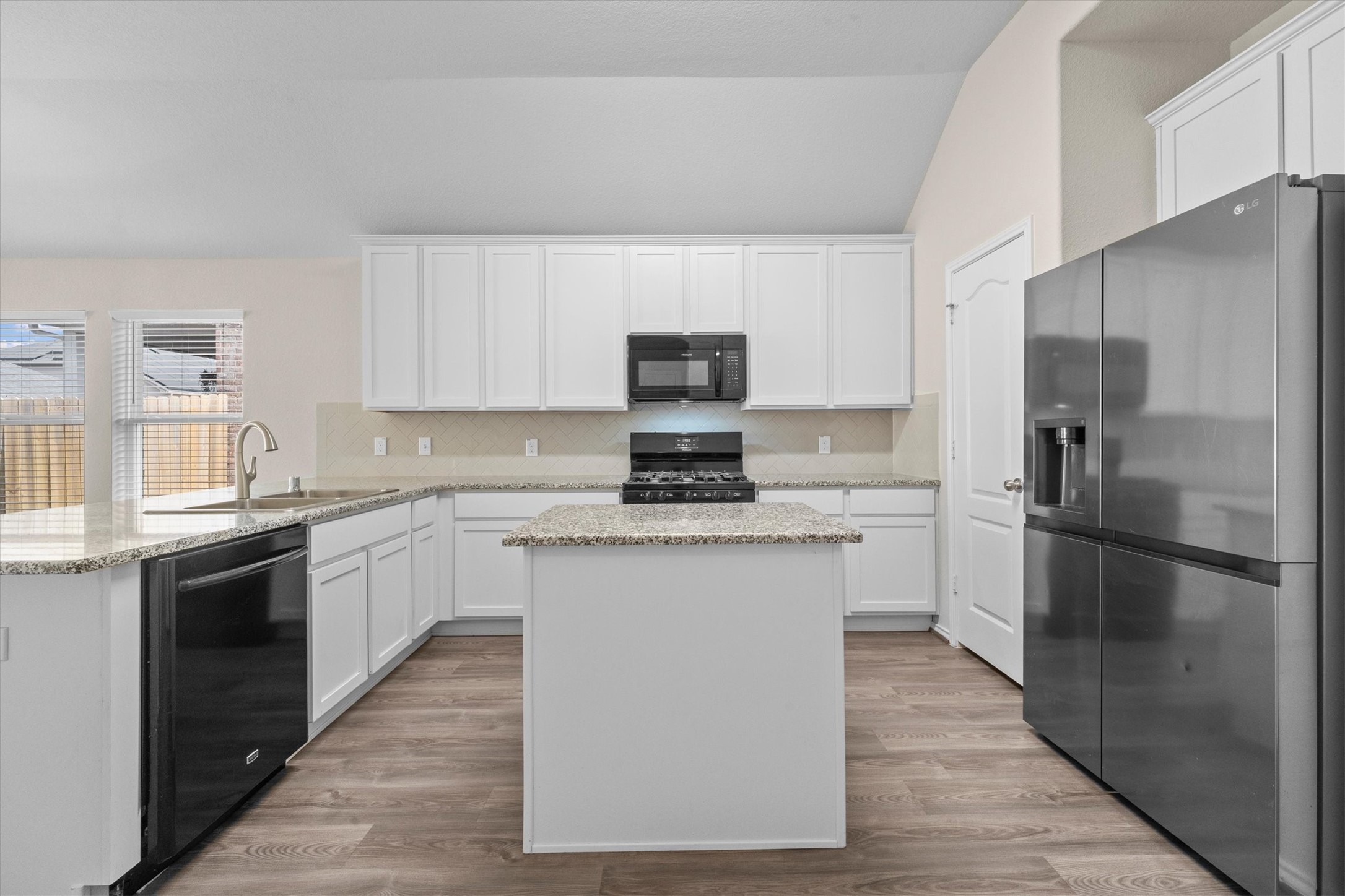 22635 Rosy Heights Trail Property Photo 6