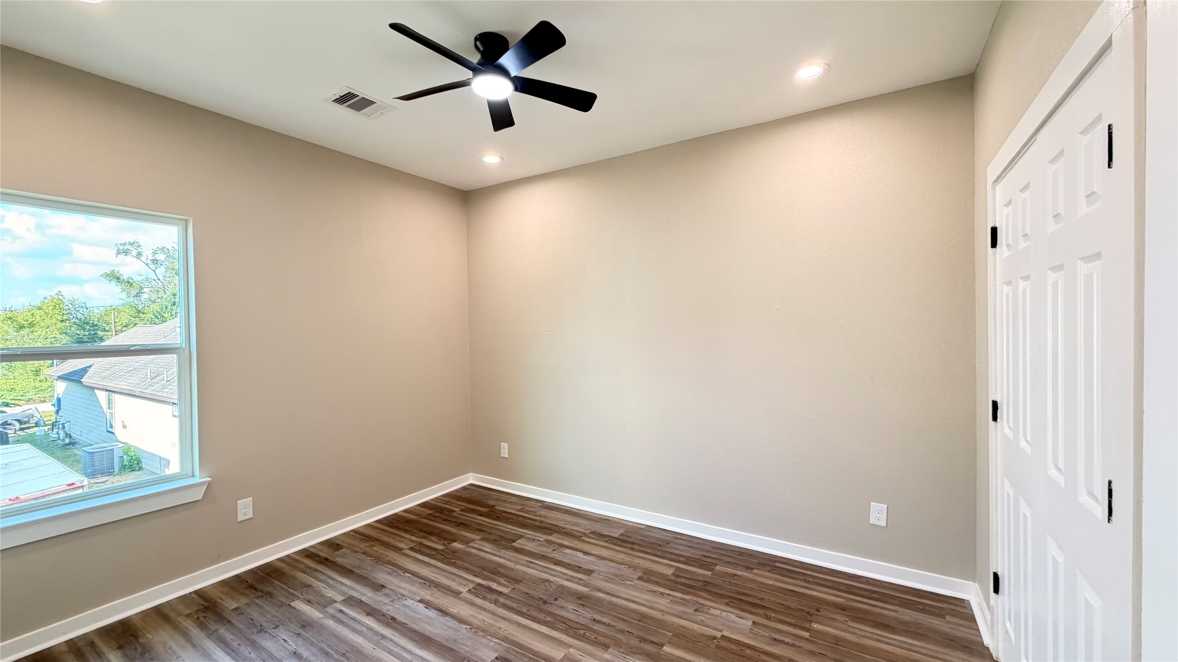 7821 Angus Street Property Photo 5