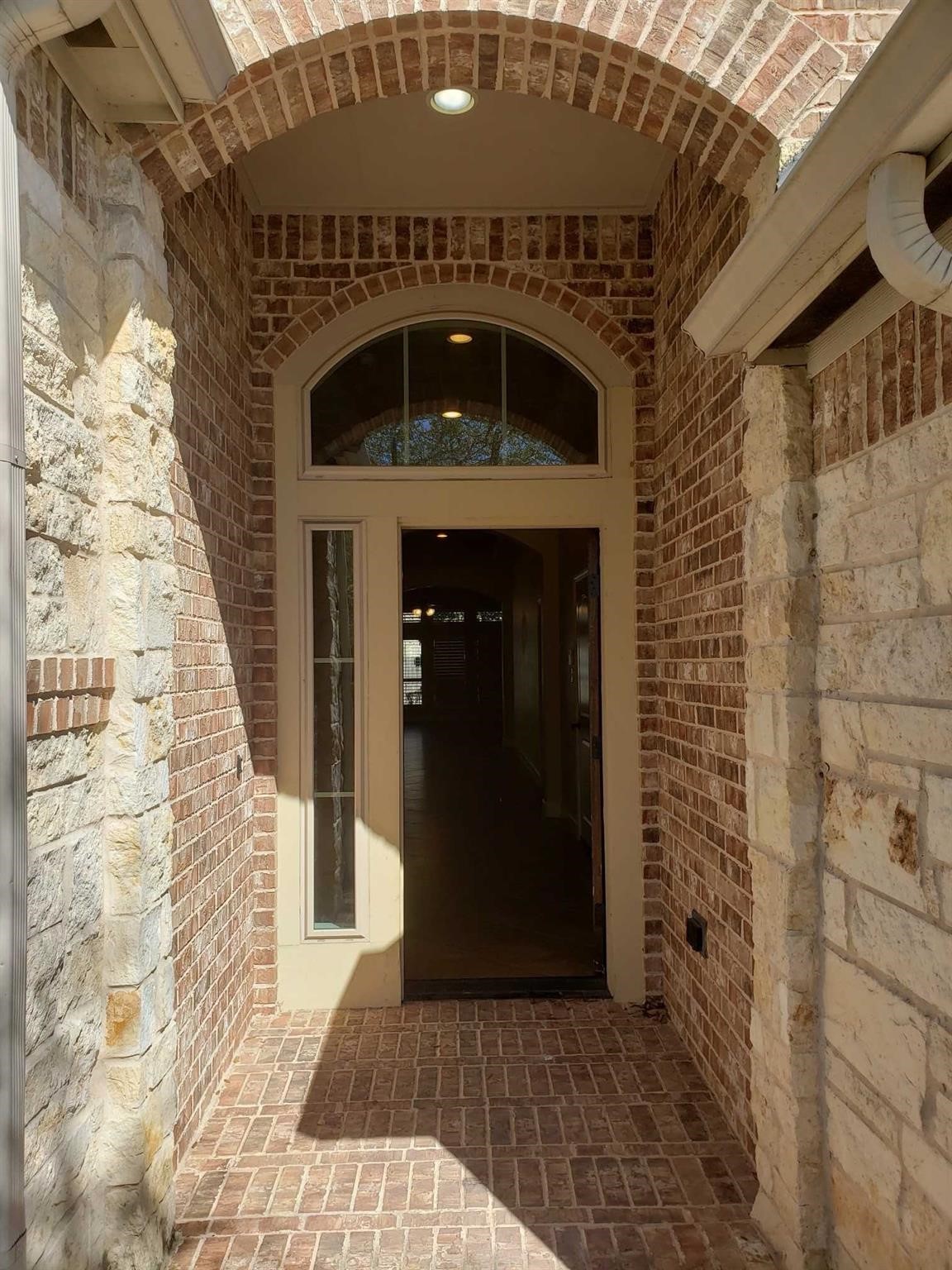 5927 Bristol Path Lane Property Photo 4