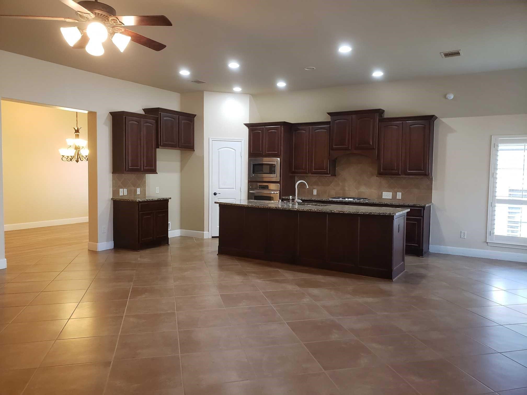 5927 Bristol Path Lane Property Photo 7