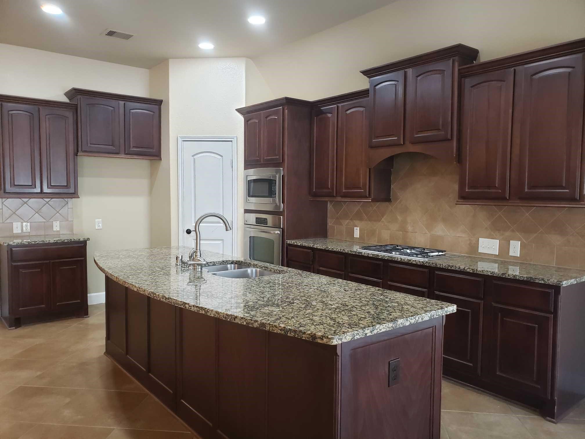 5927 Bristol Path Lane Property Photo 8