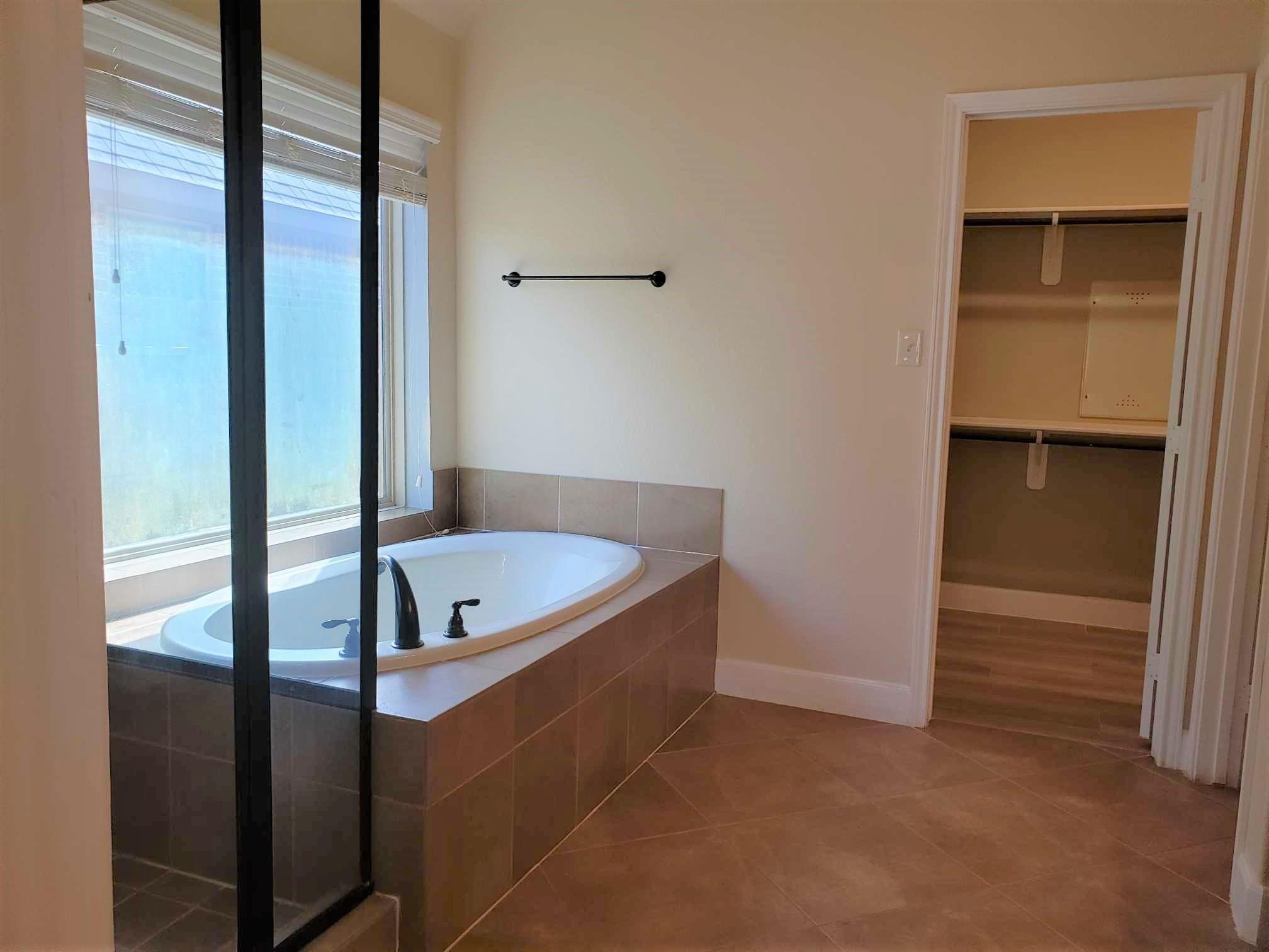 5927 Bristol Path Lane Property Photo 13