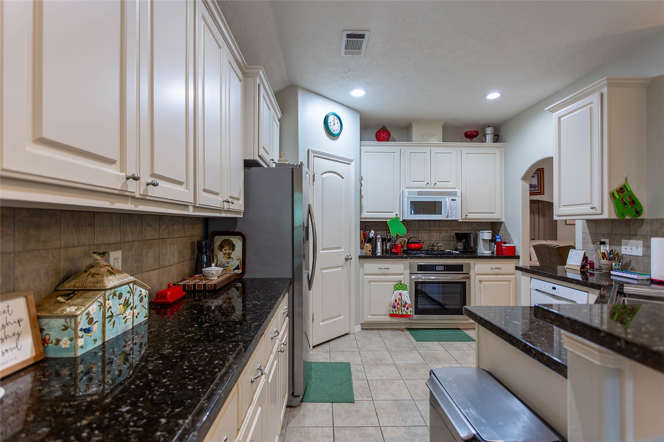 10486 Parkside Drive Property Photo 4