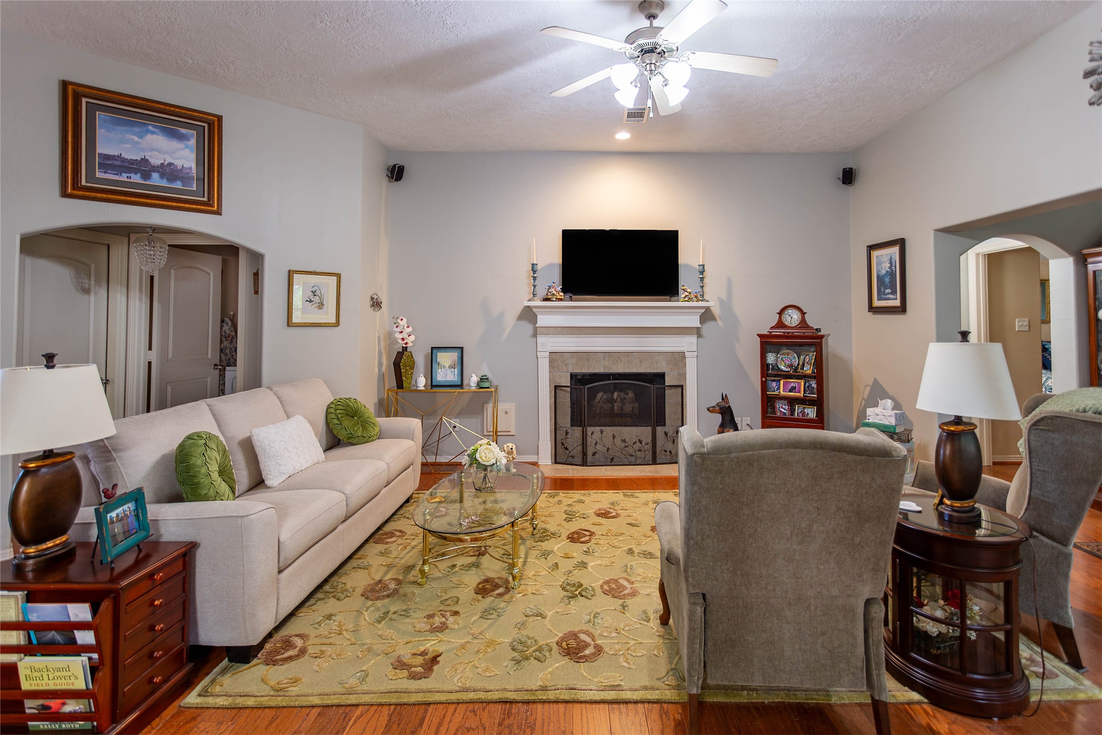 10486 Parkside Drive Property Photo 6