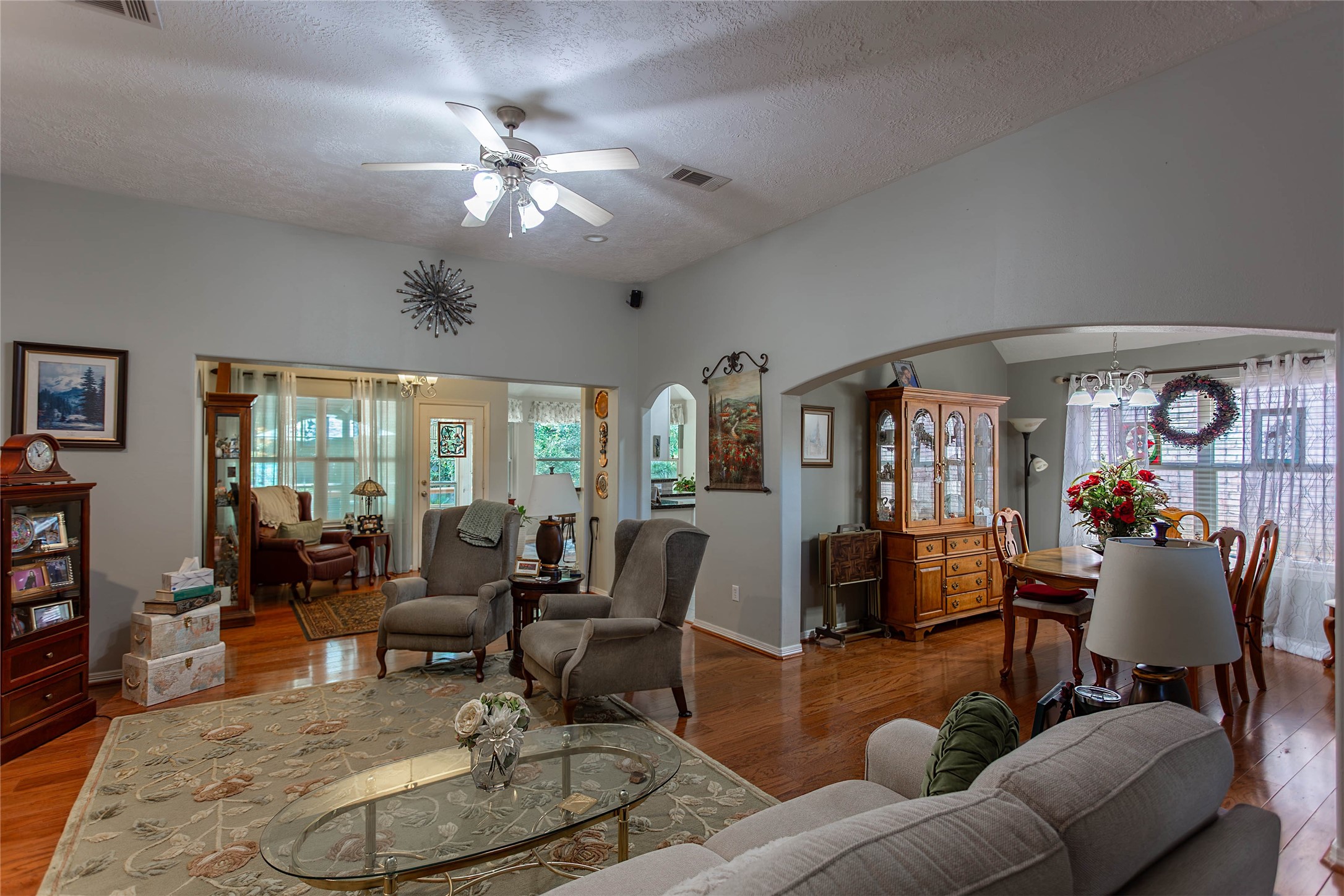 10486 Parkside Drive Property Photo 29