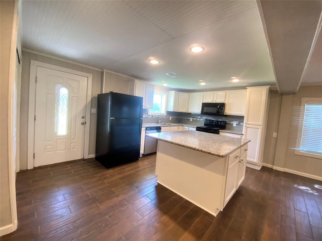 329 Veselka Road Property Photo 6