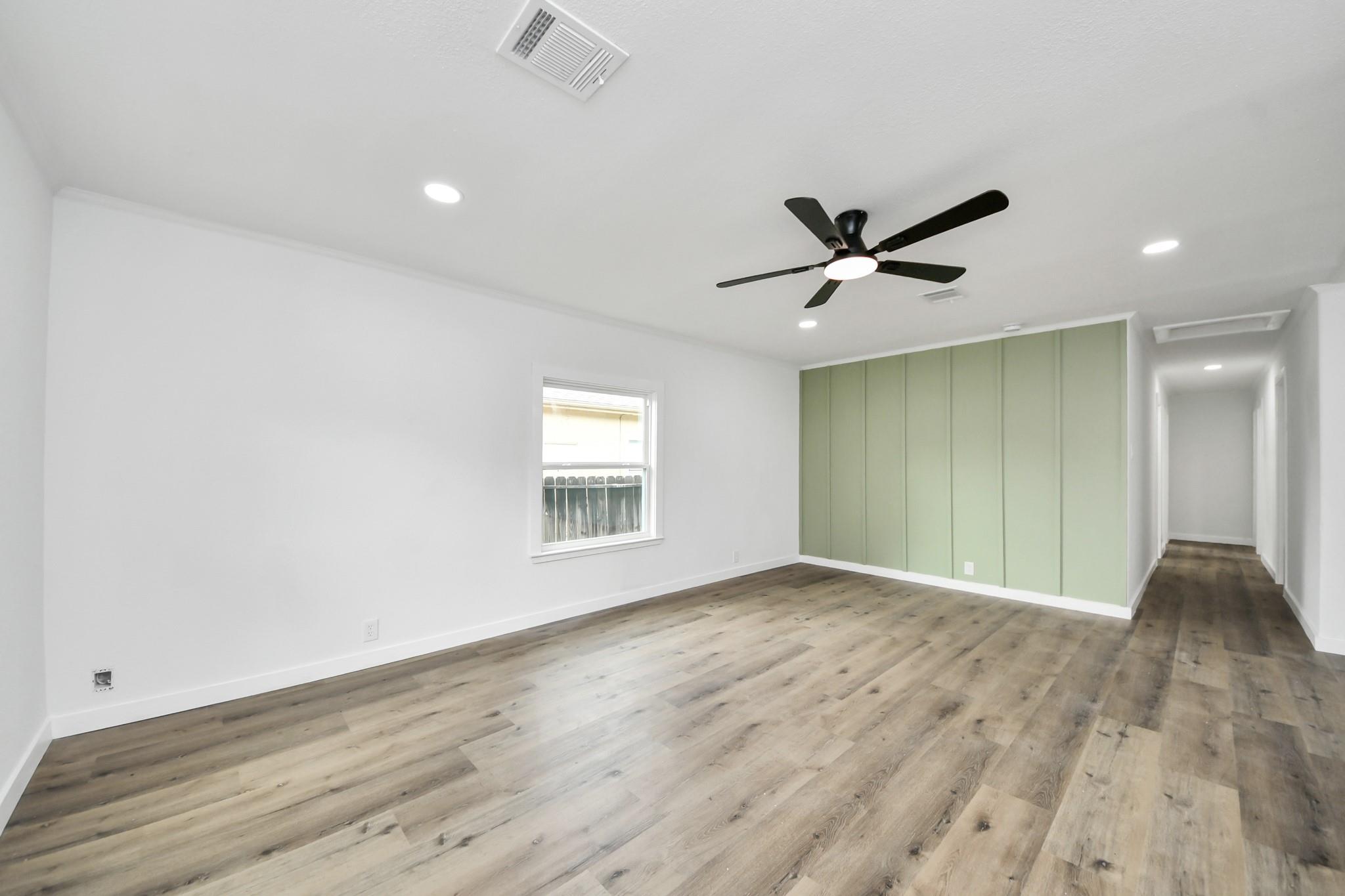 11707 Greenglen Drive Property Photo 5