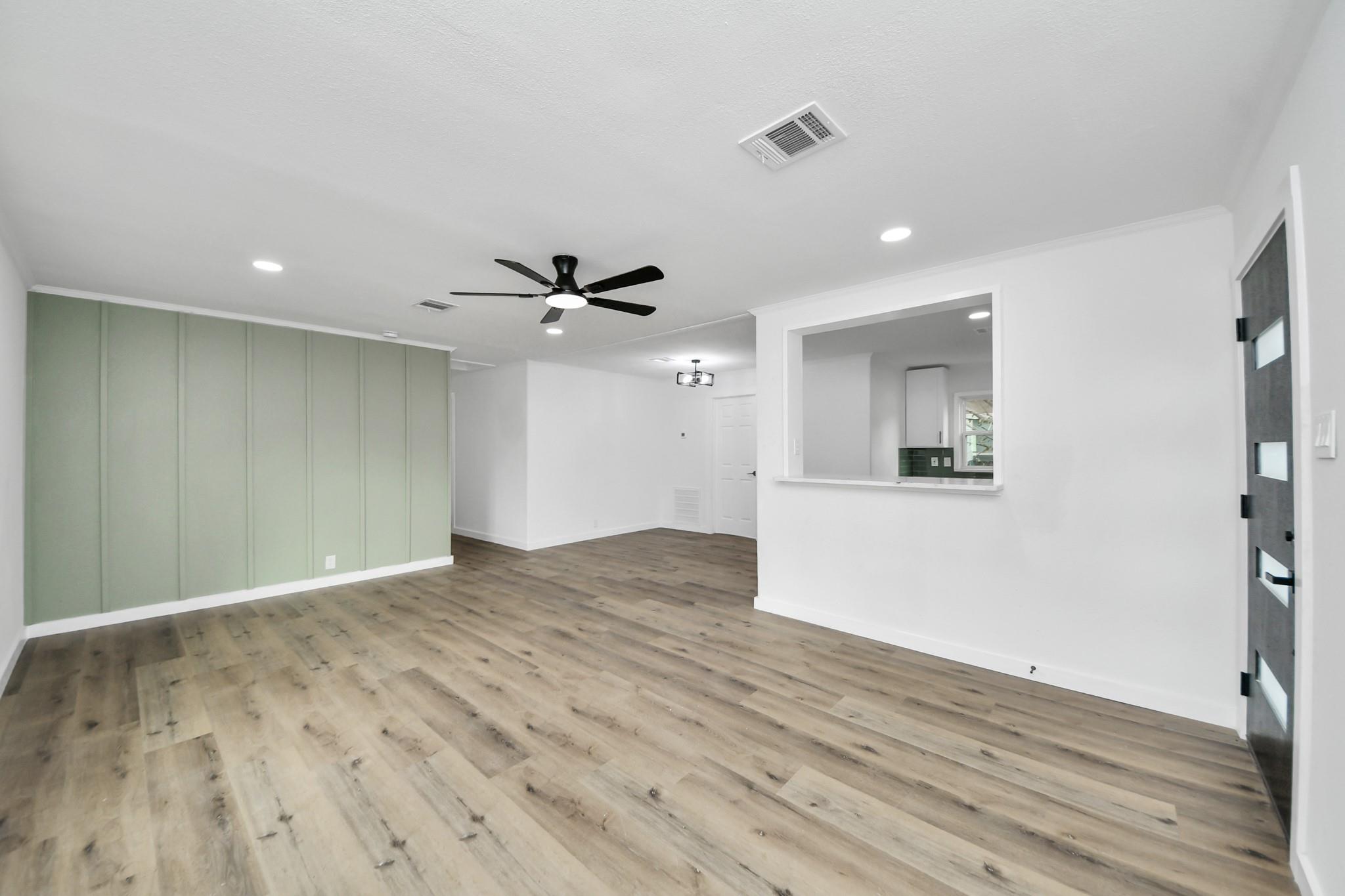 11707 Greenglen Drive Property Photo 8