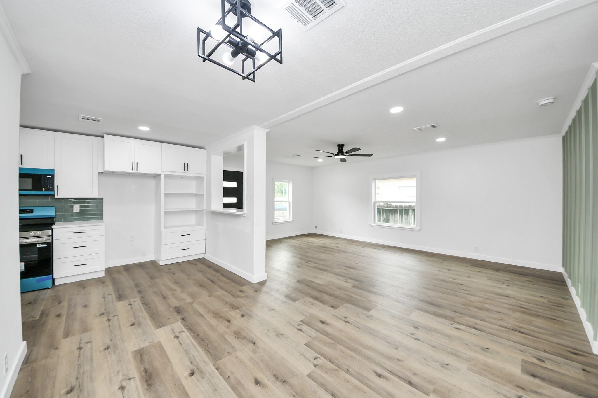 11707 Greenglen Drive Property Photo 13