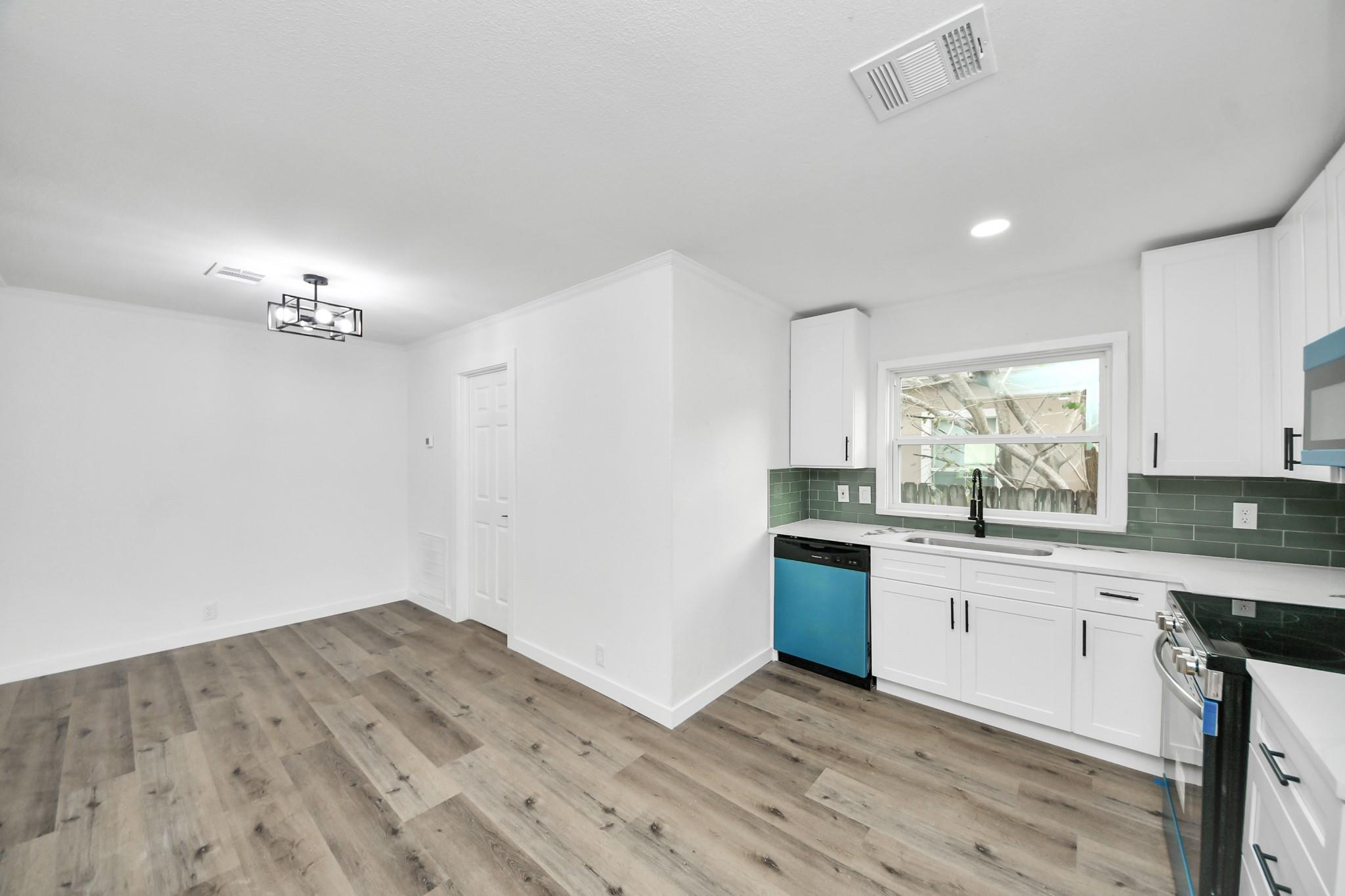 11707 Greenglen Drive Property Photo 18
