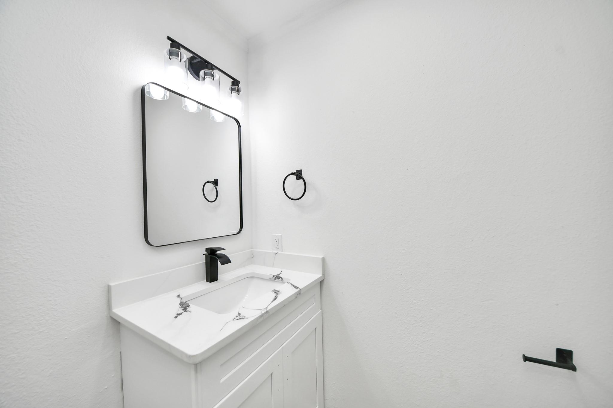 11707 Greenglen Drive Property Photo 25