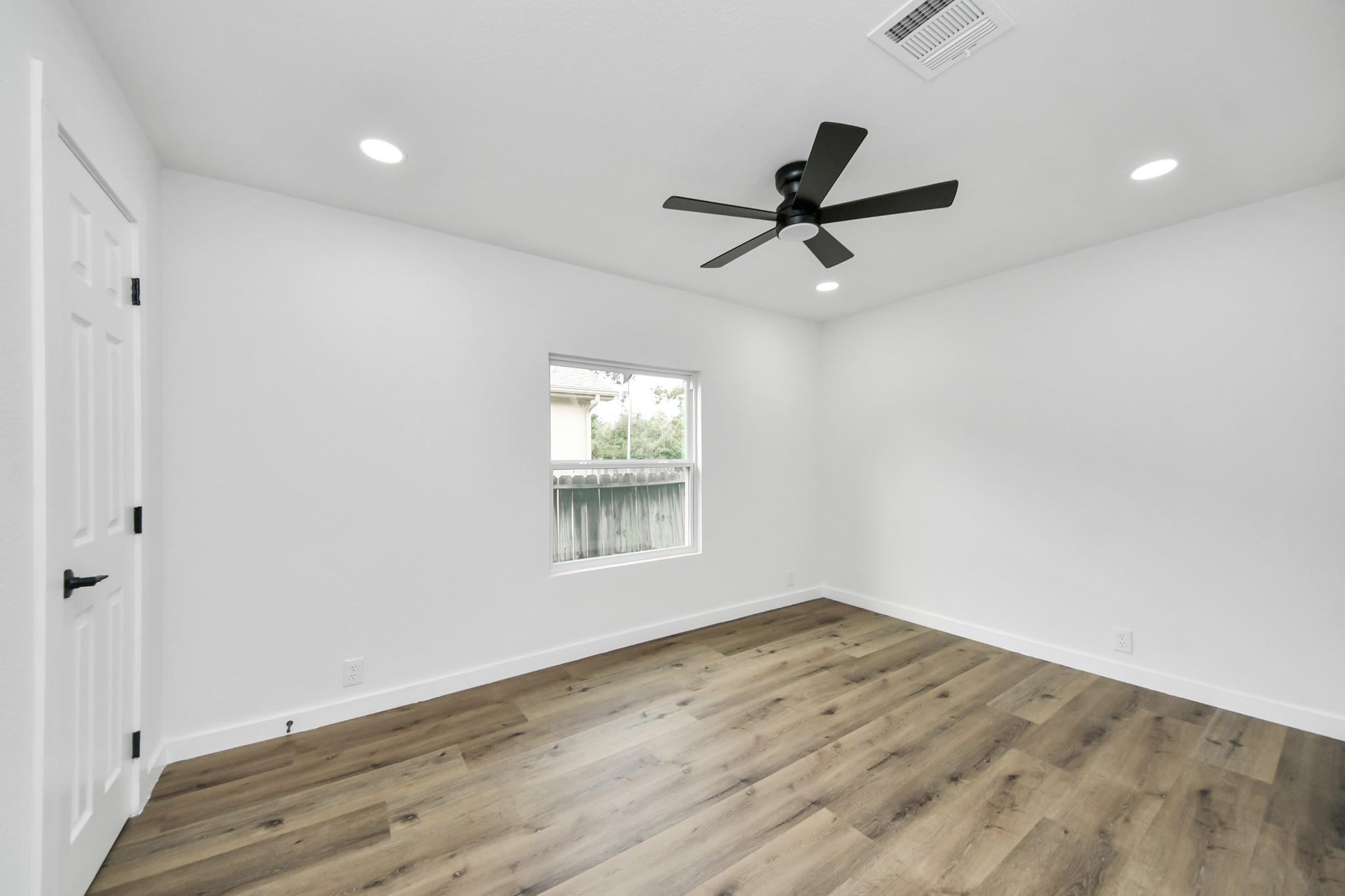 11707 Greenglen Drive Property Photo 27