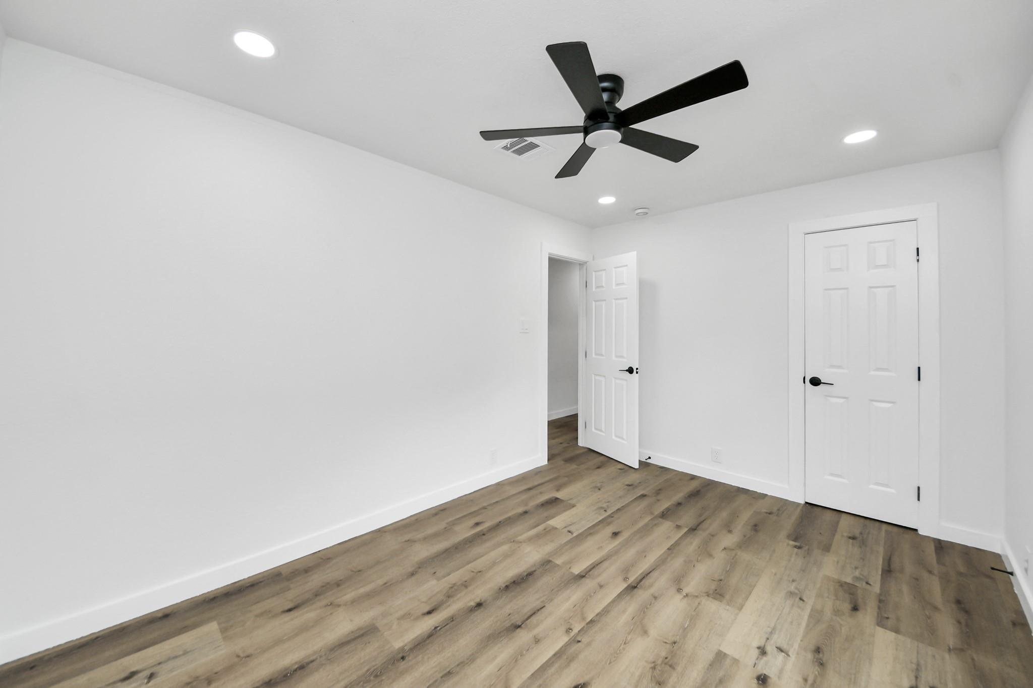 11707 Greenglen Drive Property Photo 28