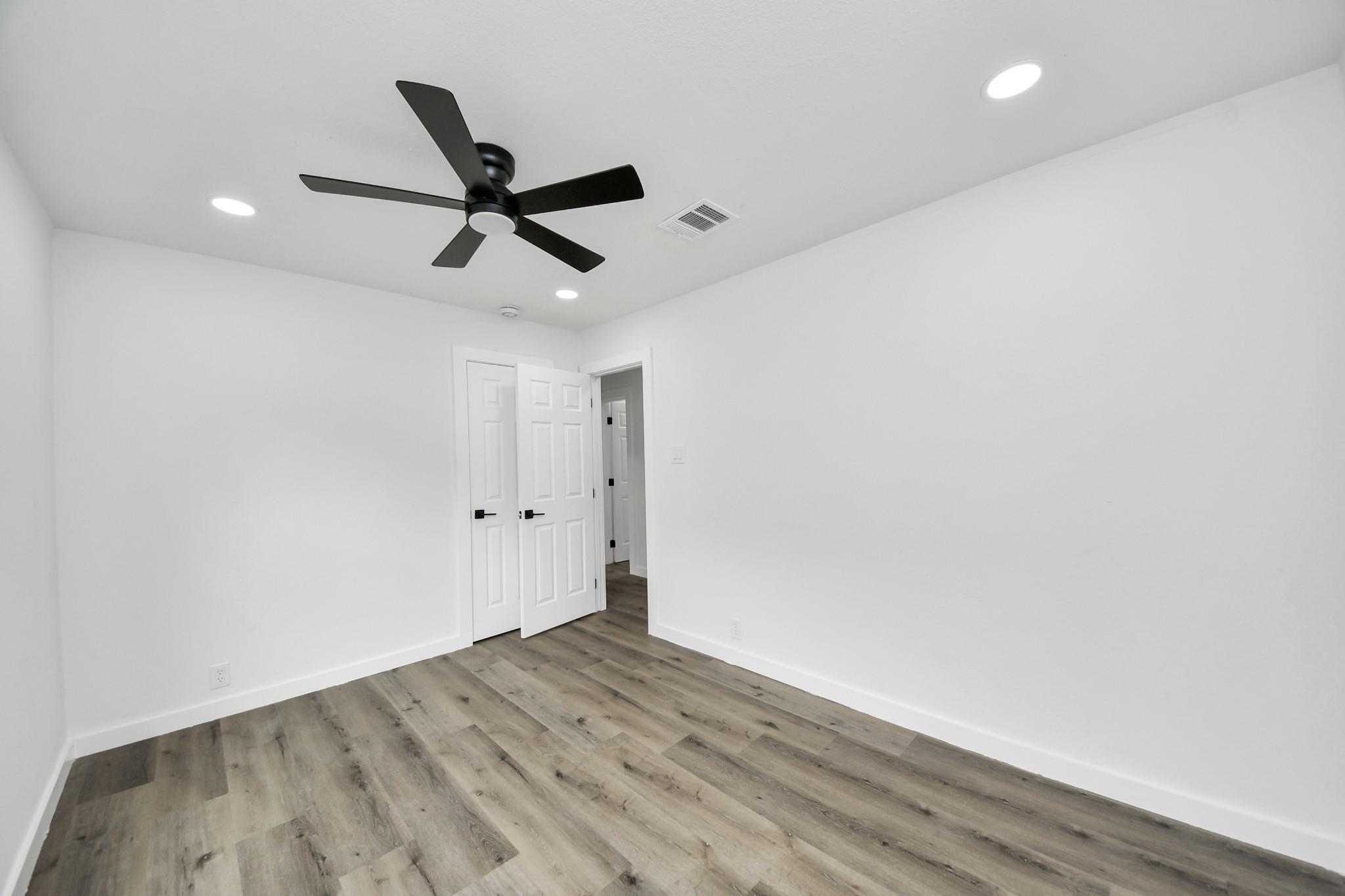 11707 Greenglen Drive Property Photo 30