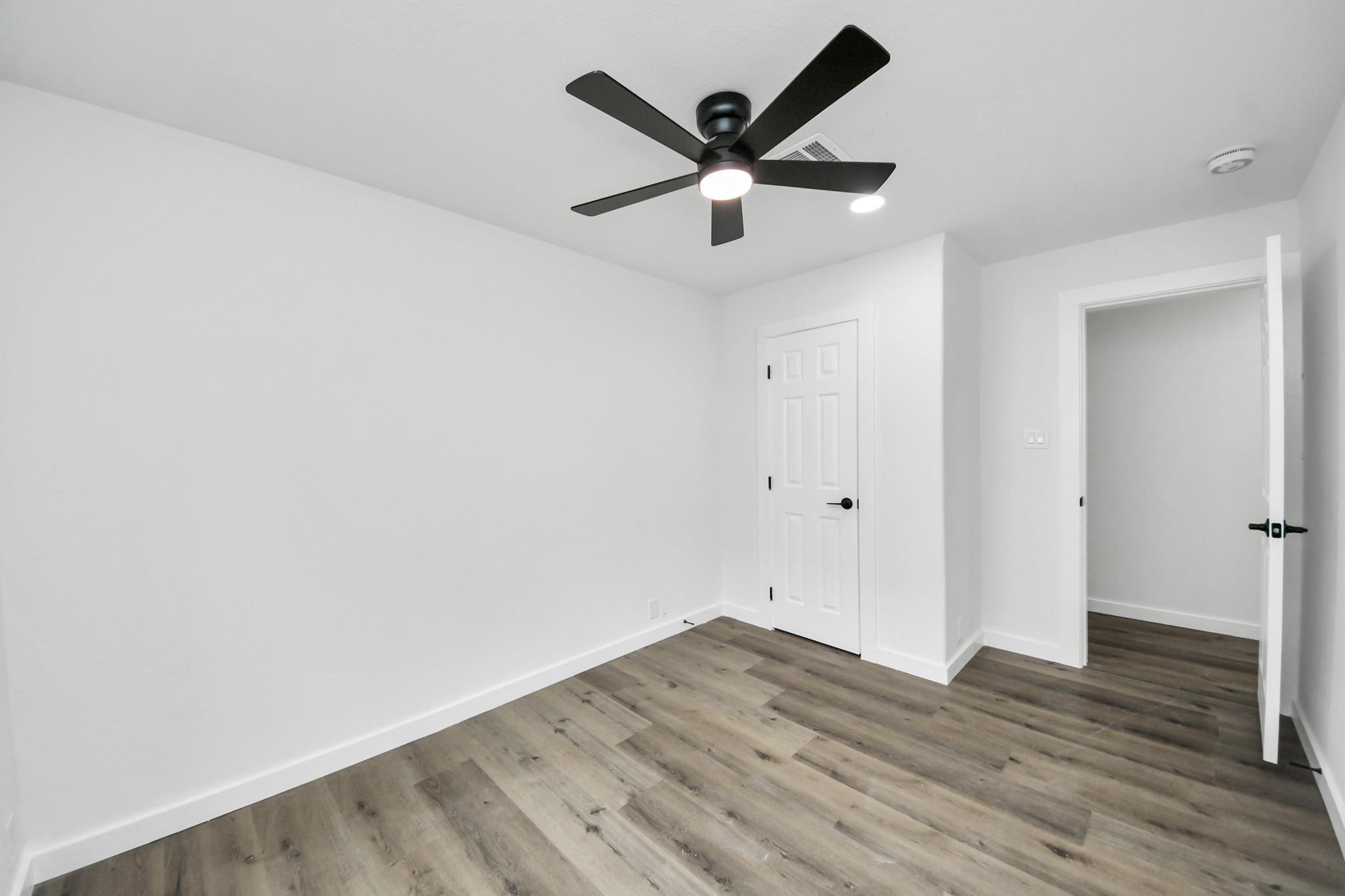 11707 Greenglen Drive Property Photo 32