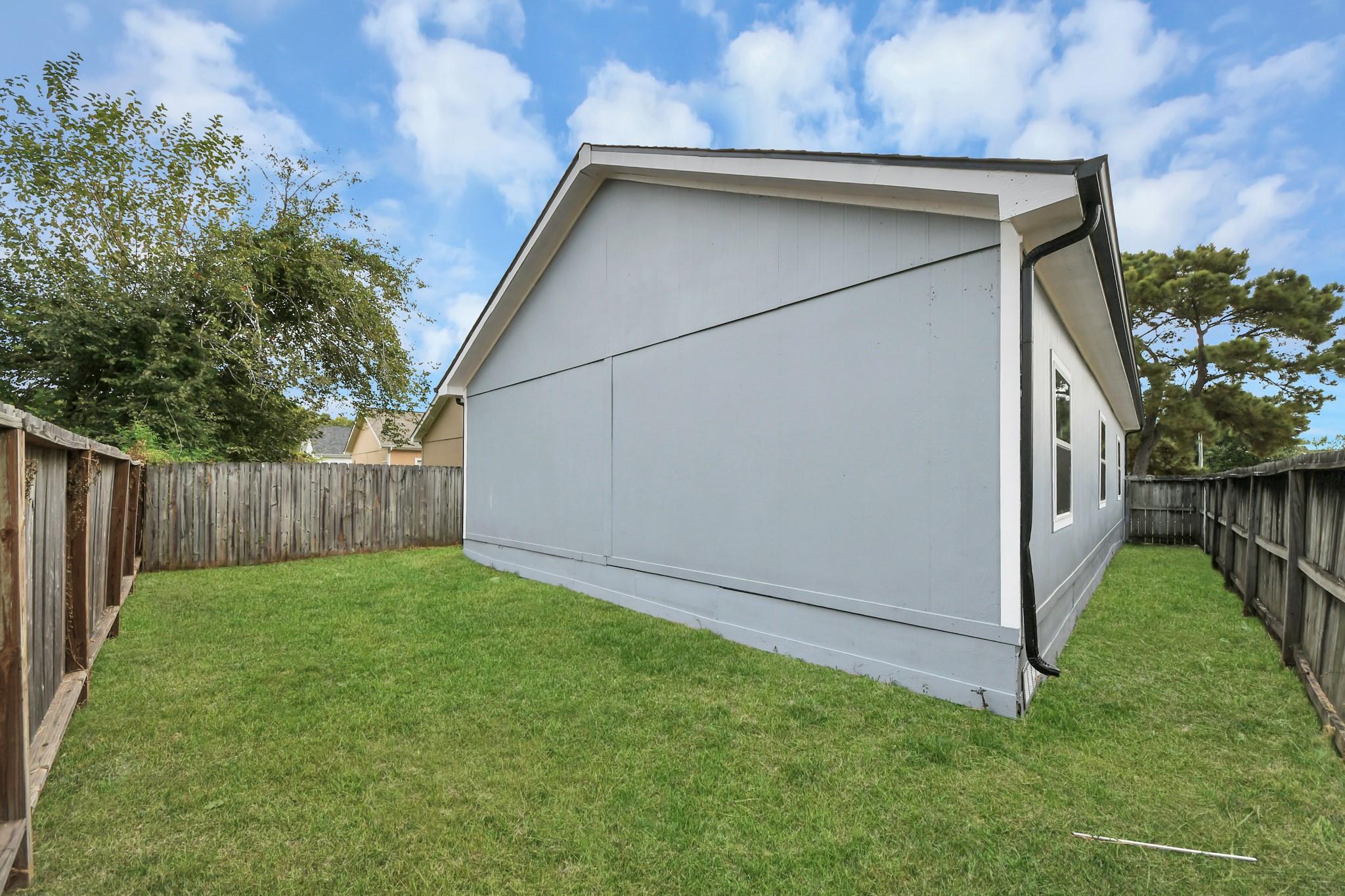 11707 Greenglen Drive Property Photo 35