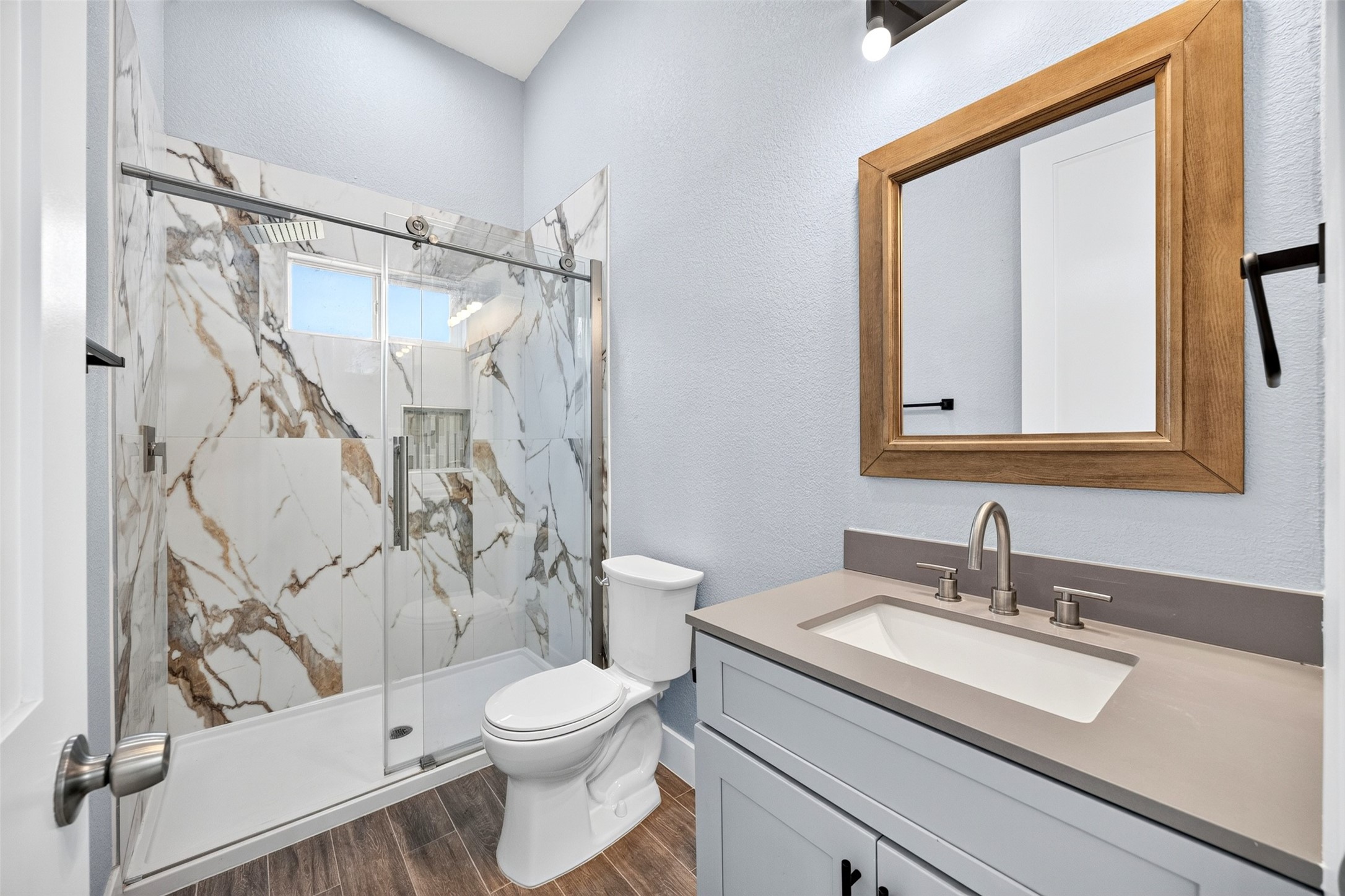 2310 Detering Street B Property Photo 25