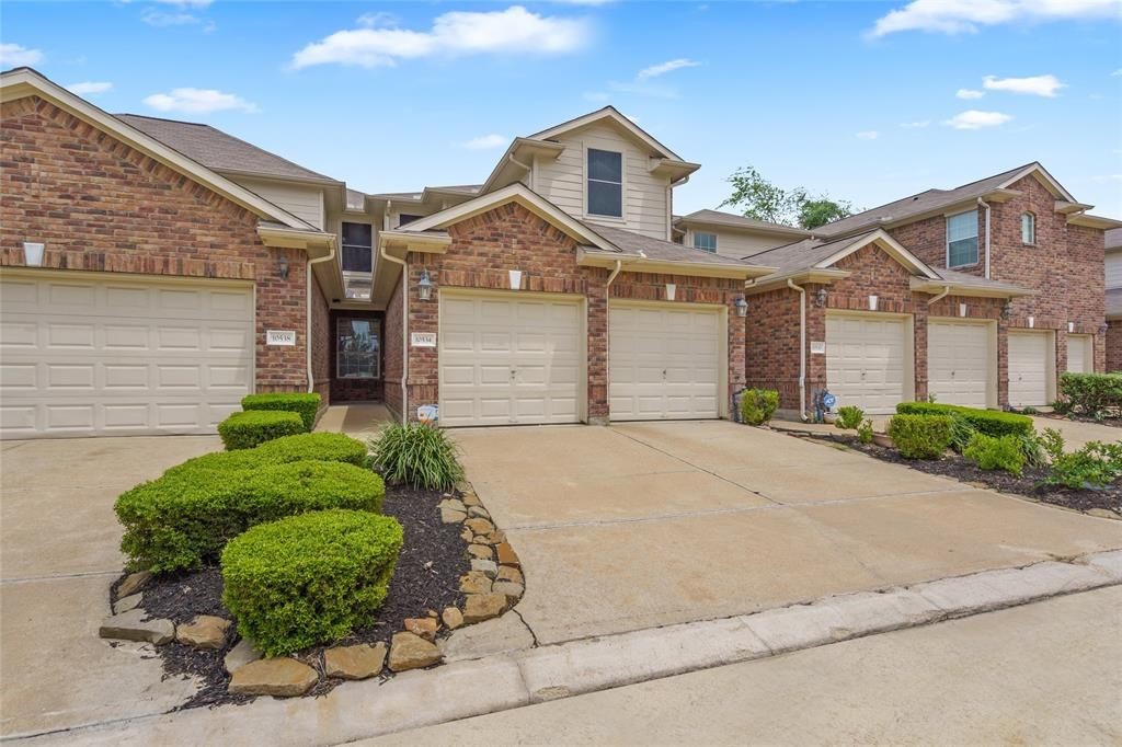 10534 Willow Park View Property Photo 1