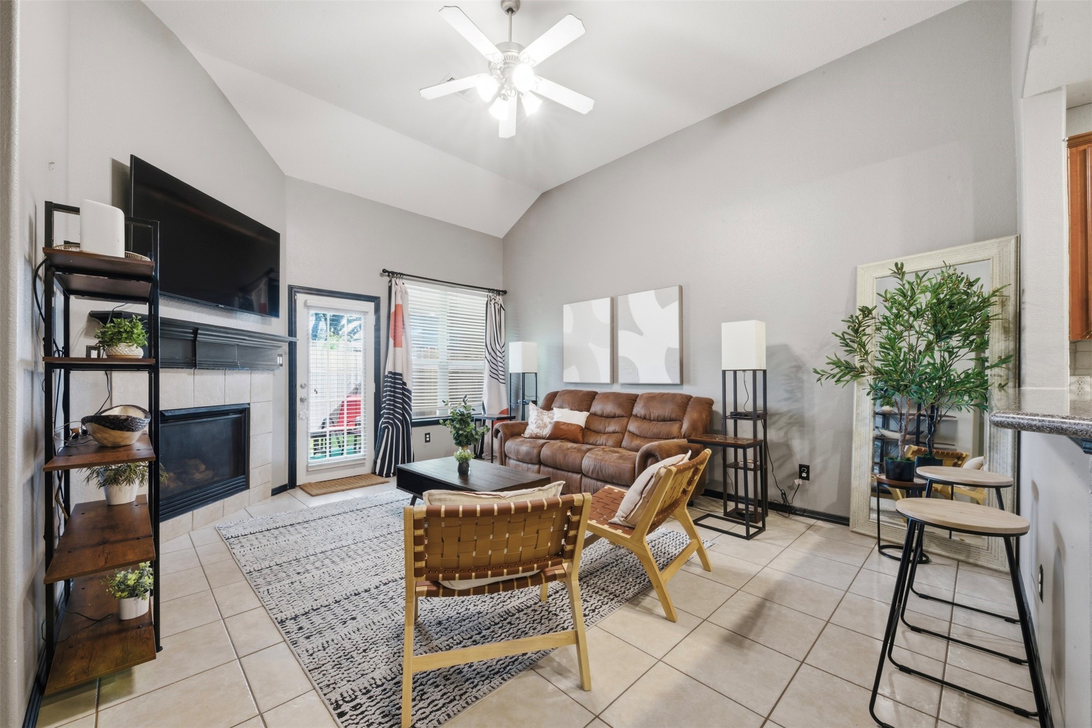 10534 Willow Park View Property Photo 3
