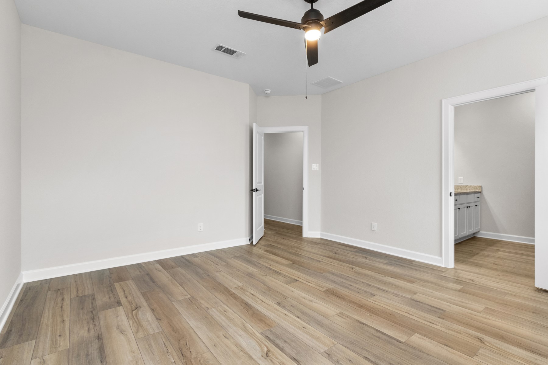 1130 Campside Drive Property Photo 10