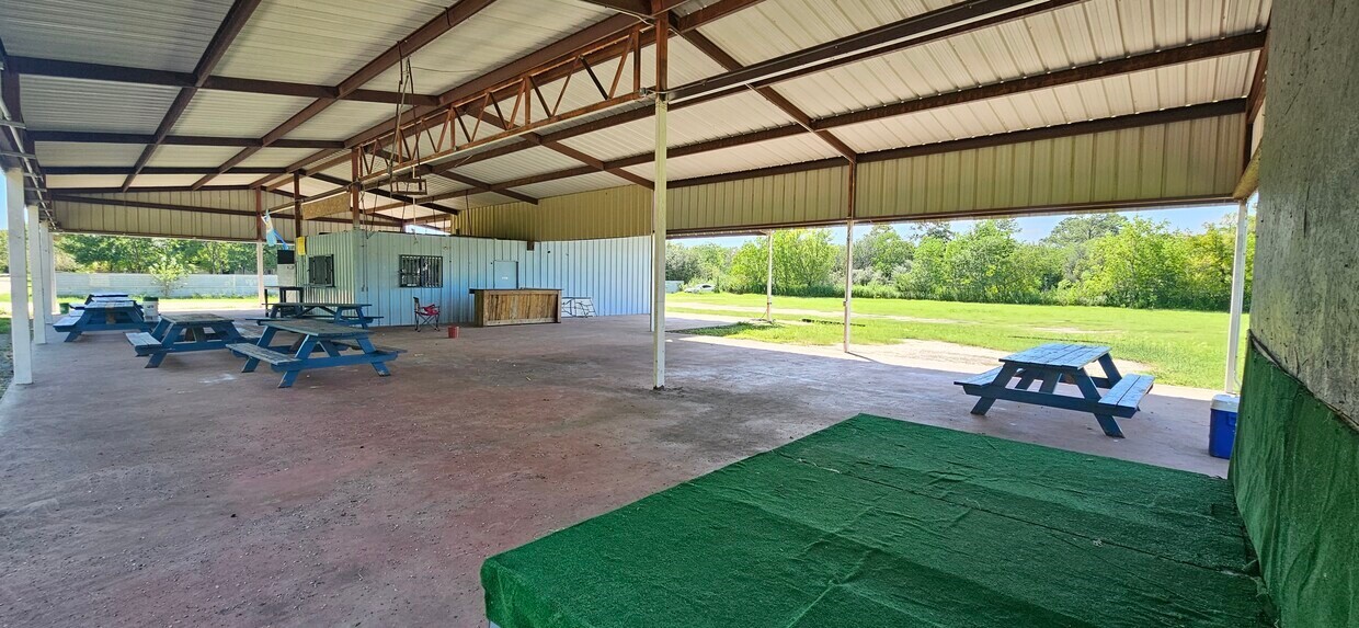2510 W Cedar Bayou Lynchburg Road Property Photo 3