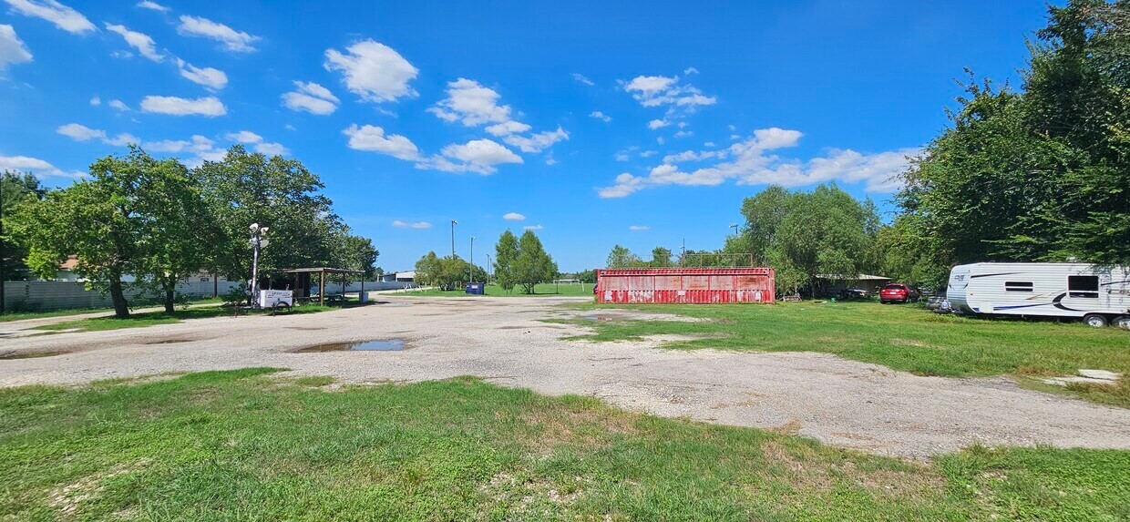 2510 W Cedar Bayou Lynchburg Road Property Photo 6