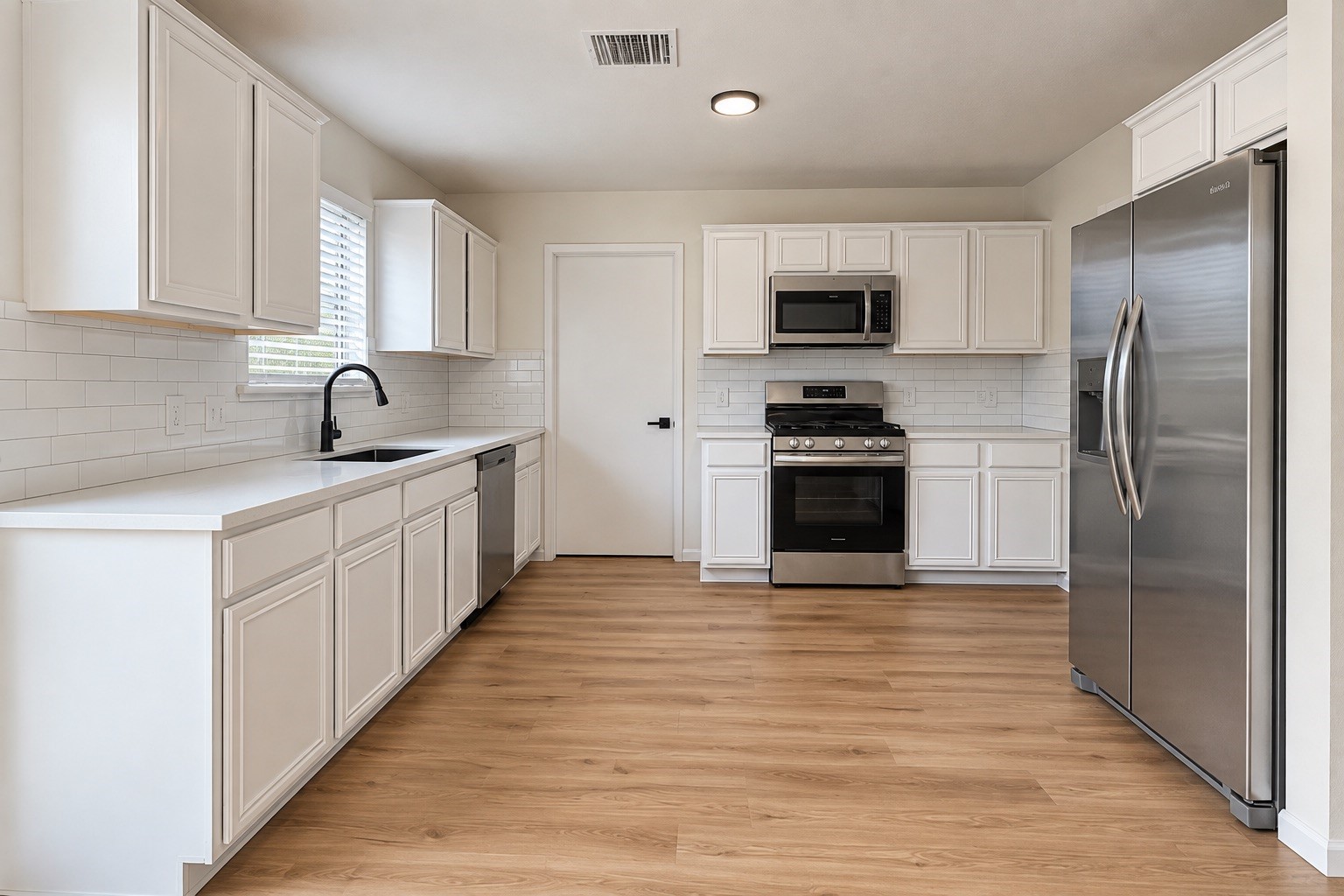 1870 Courtside Place Drive Property Photo 8