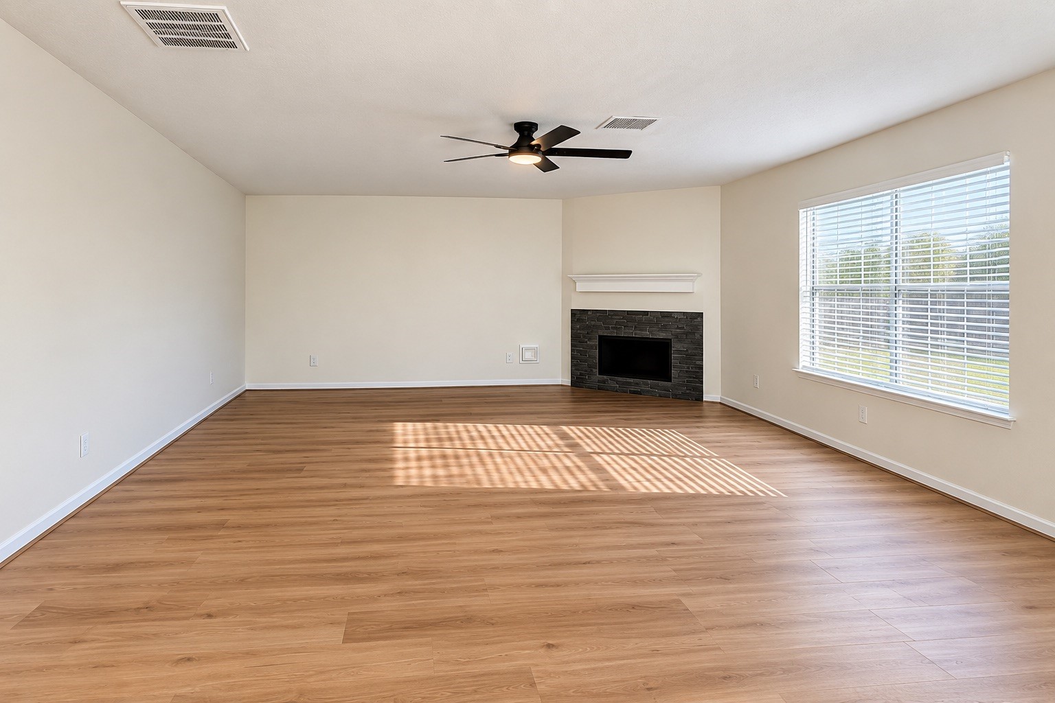 1870 Courtside Place Drive Property Photo 10