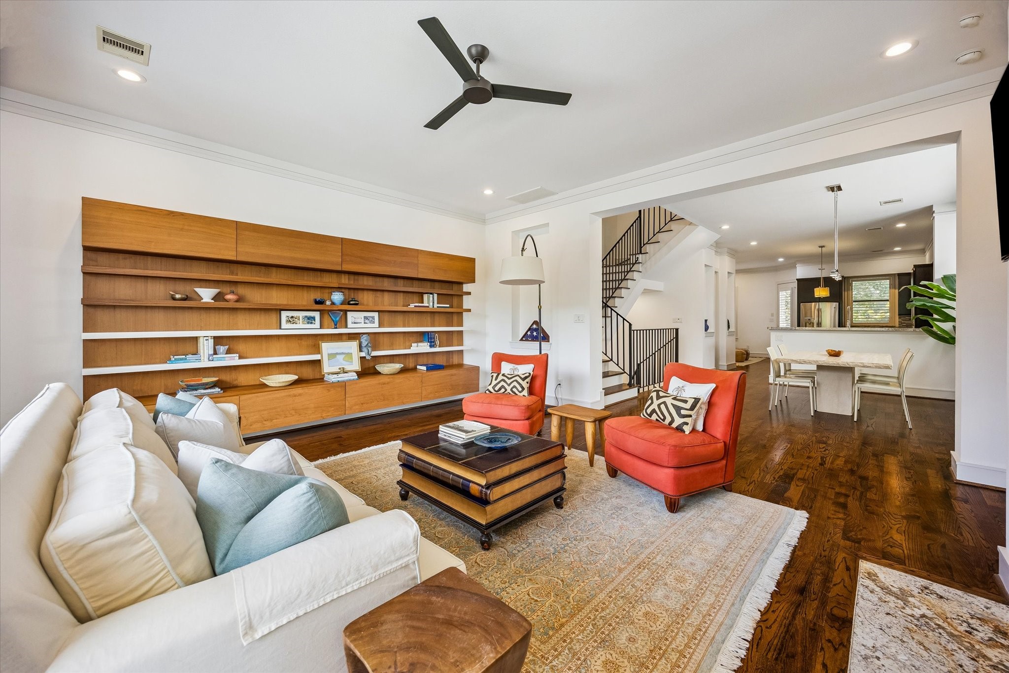 1810 Ridgewood Street Property Photo 4