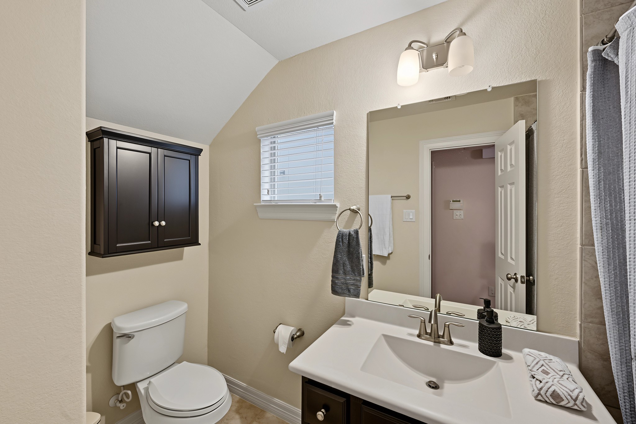 2713 Shadybrook Meadow Drive Property Photo 12